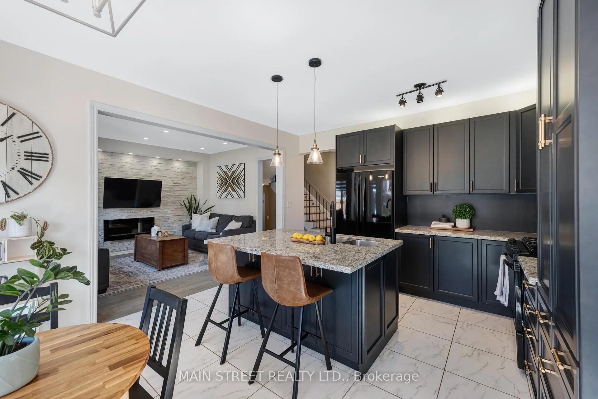 Photo 8 of 1518 Emberton Way, Innisfil, Alcona — HOMEH