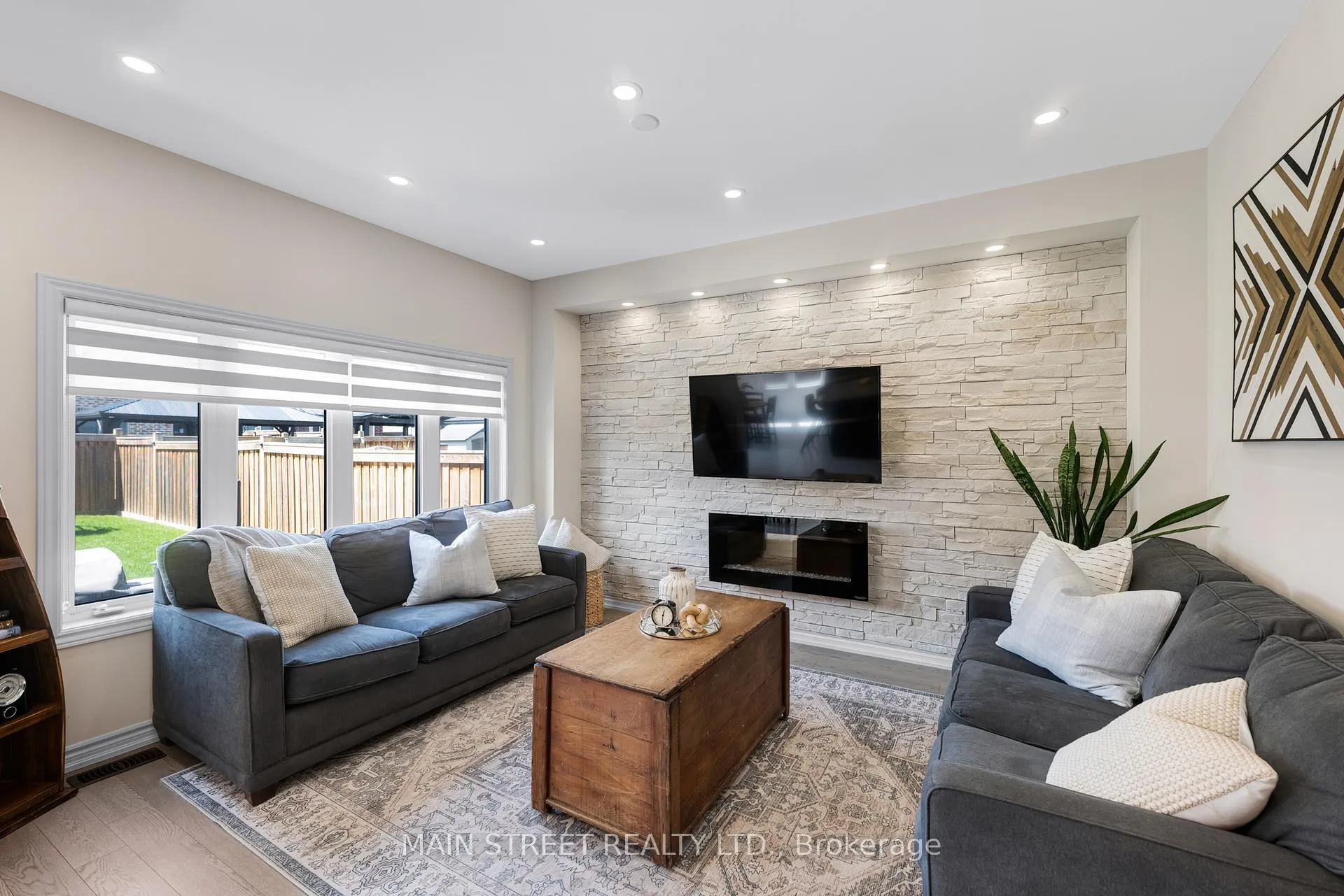Photo 11 of 1518 Emberton Way, Innisfil, Alcona — HOMEH