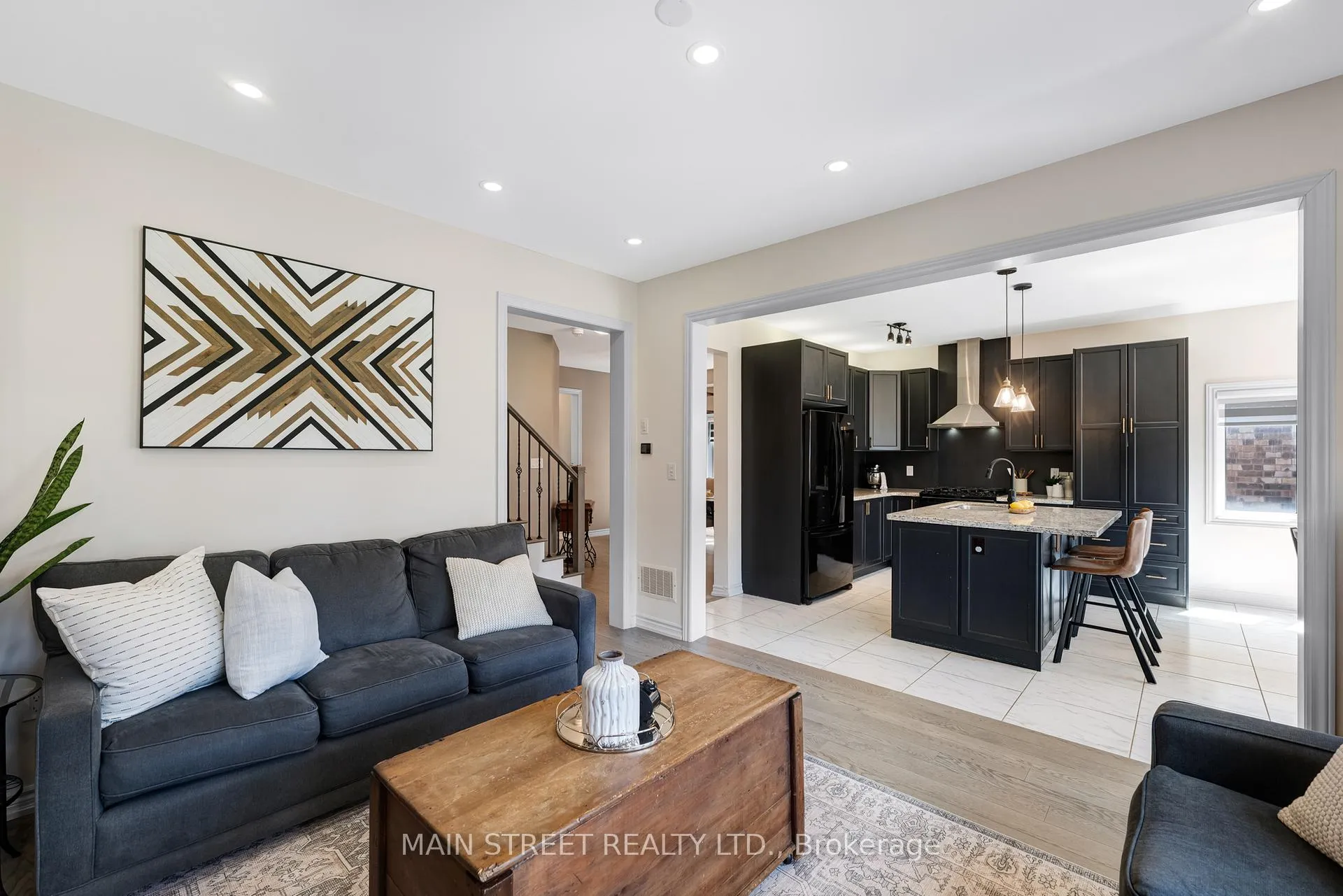 Photo 12 of 1518 Emberton Way, Innisfil, Alcona — HOMEH