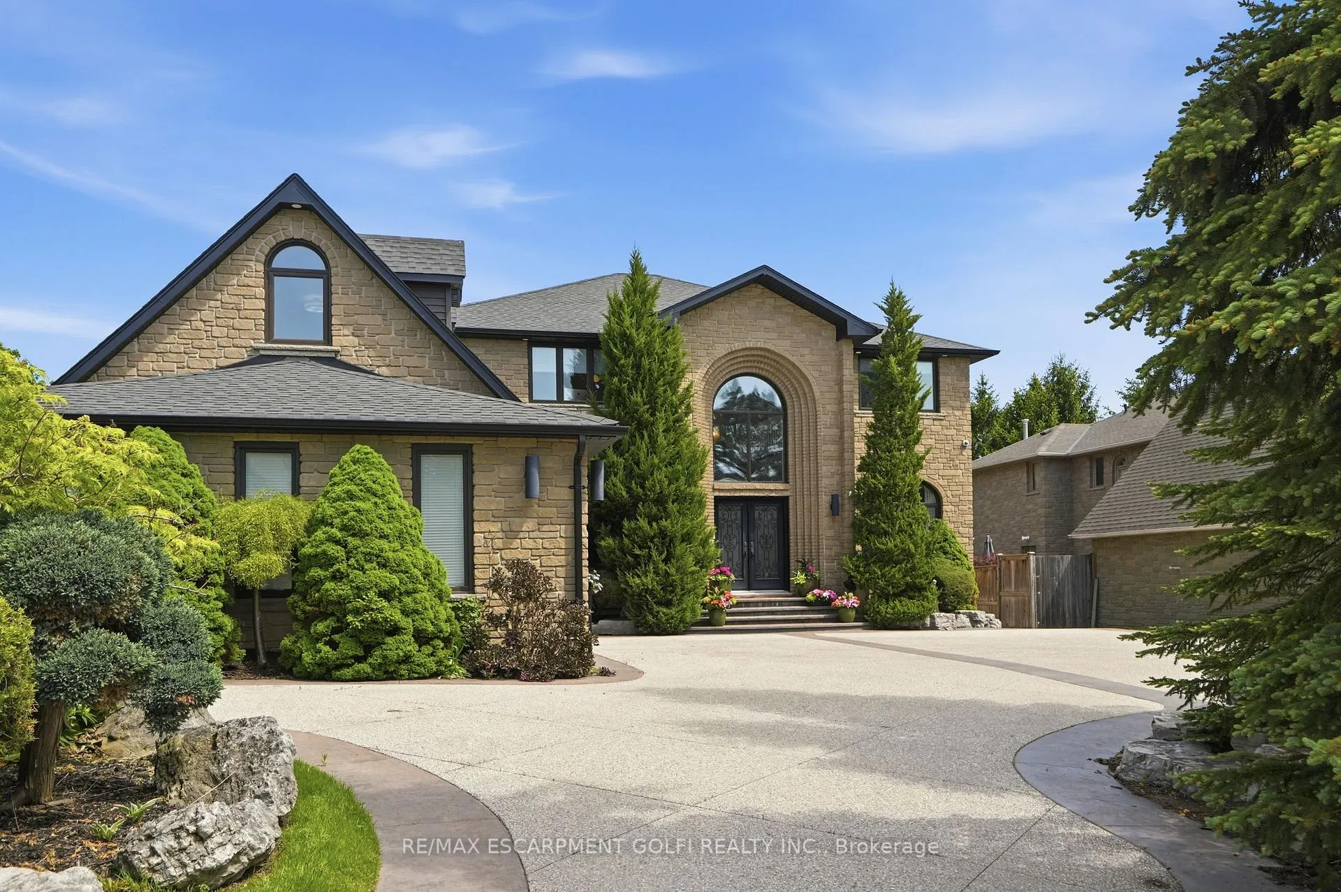 Photo 4 of 149 Miller Drive, Hamilton, Ancaster — HOMEH