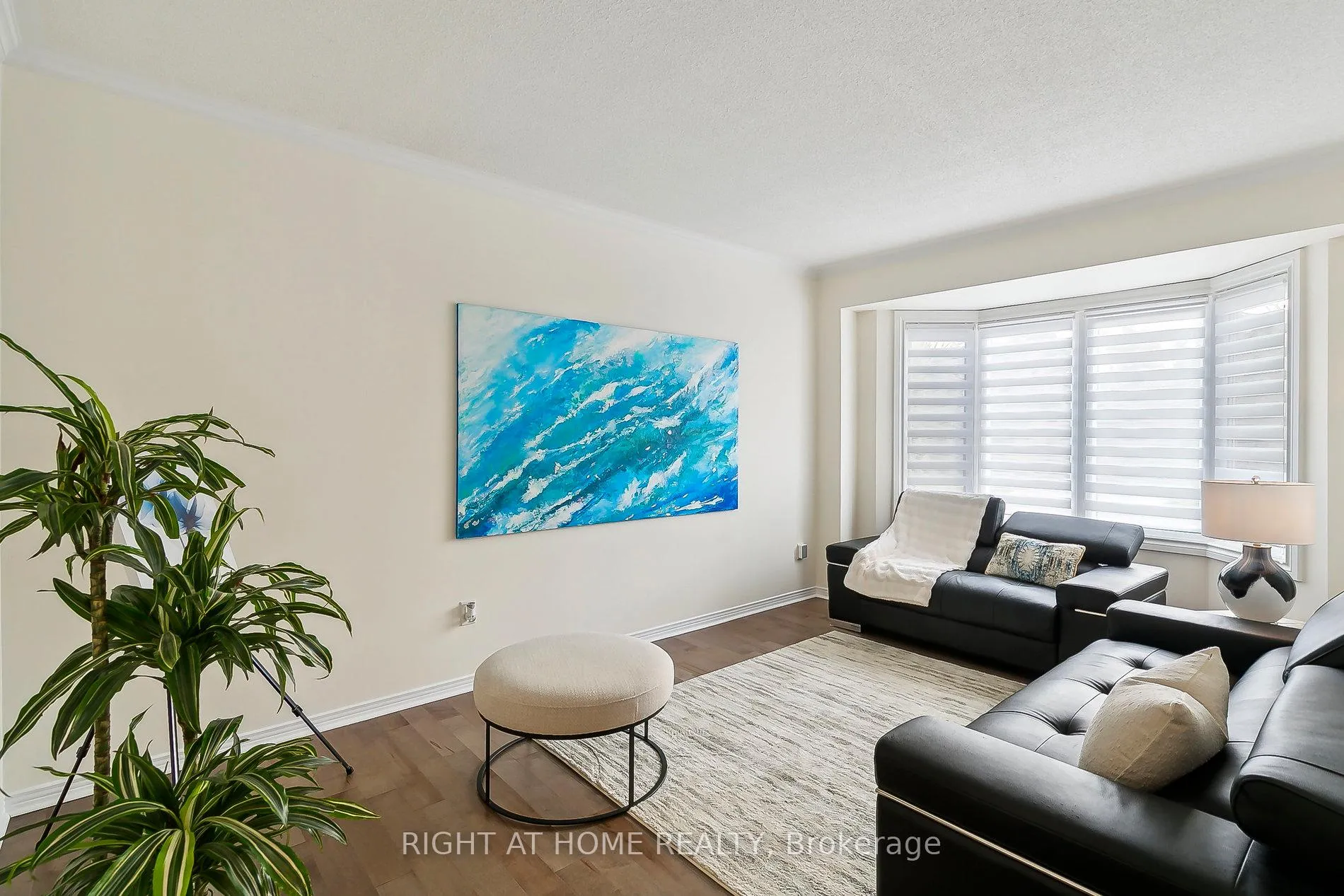 Photo 3 of 2069 Waterbridge Drive N, Burlington, Rose — HOMEH