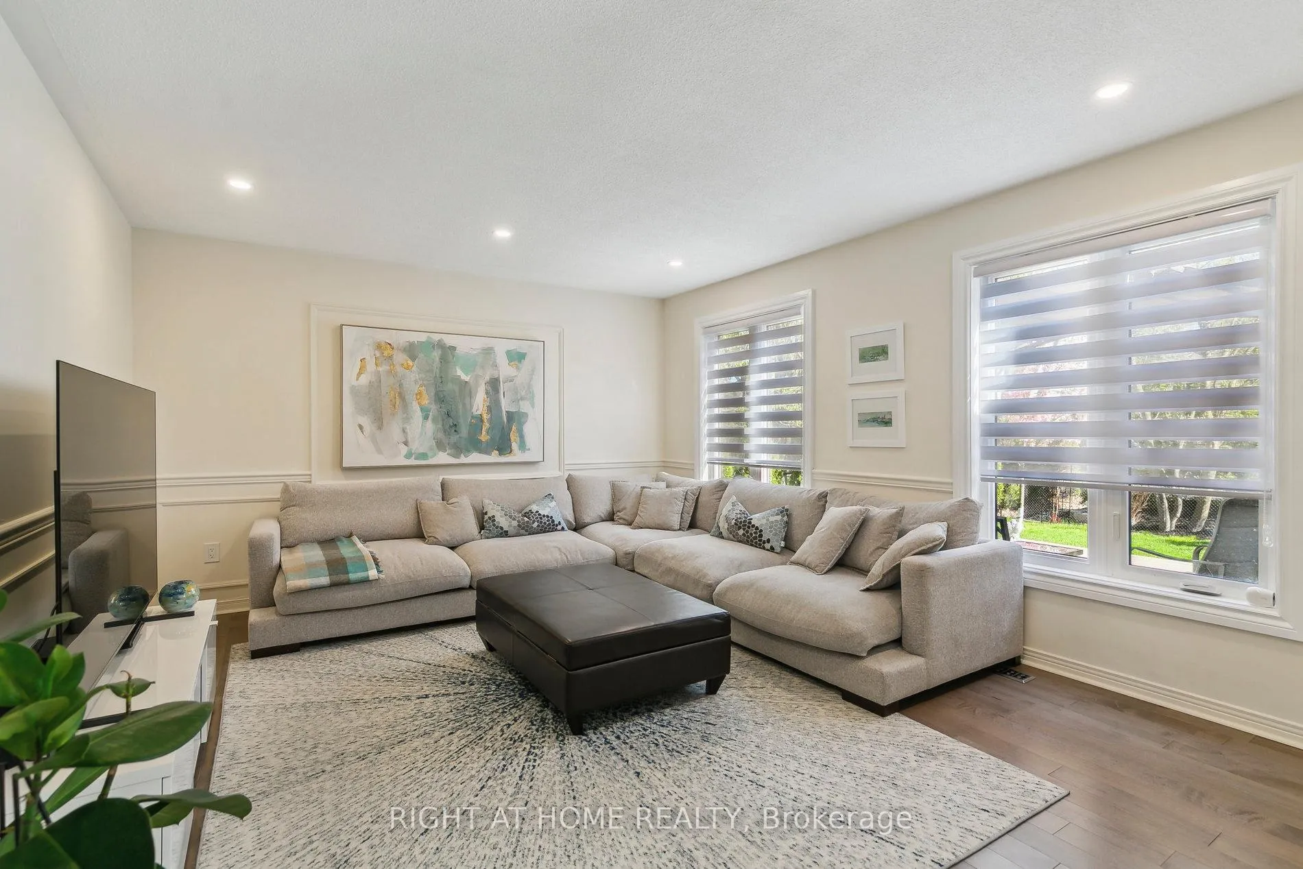 Photo 6 of 2069 Waterbridge Drive N, Burlington, Rose — HOMEH