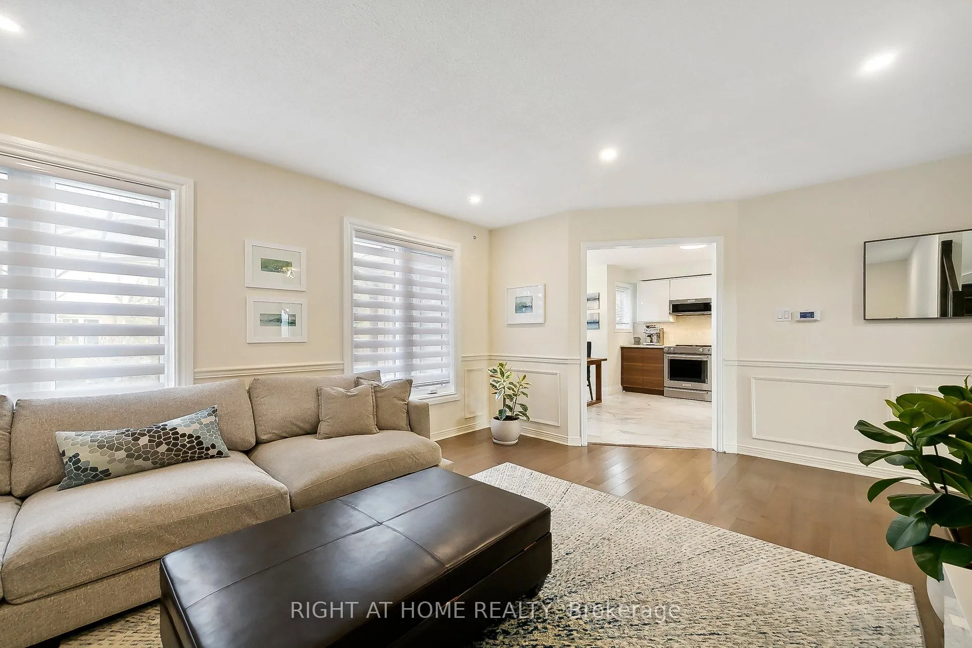 Photo 7 of 2069 Waterbridge Drive N, Burlington, Rose — HOMEH