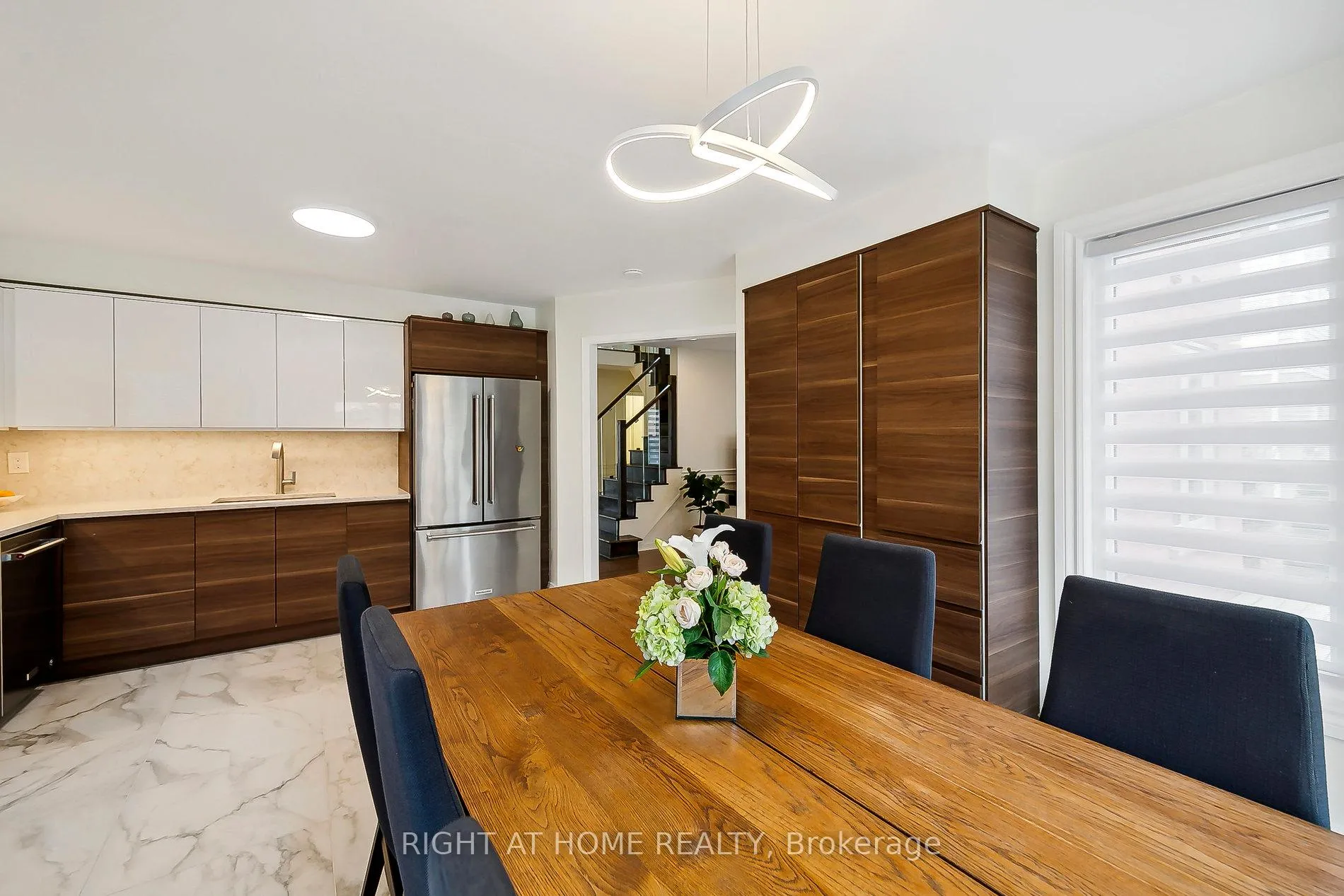 Photo 8 of 2069 Waterbridge Drive N, Burlington, Rose — HOMEH
