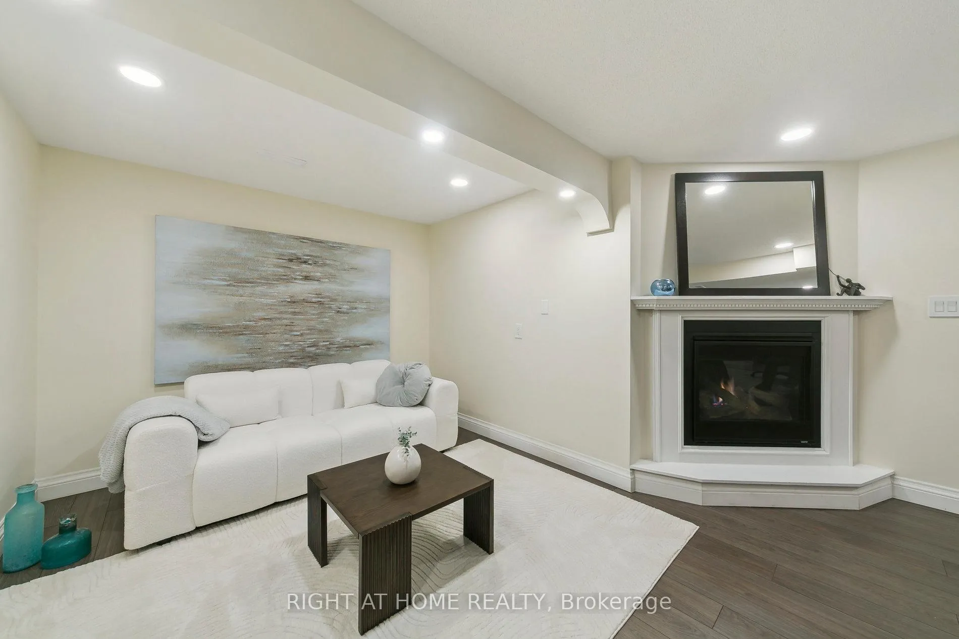 Photo 1 of 2069 Waterbridge Drive N, Burlington, Rose — HOMEH