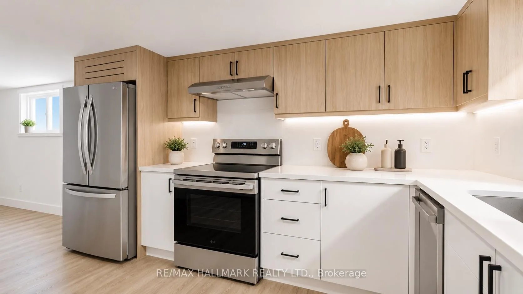 Photo 3 of Unit Lower/Bsmt, 655 O'connor Drive, Toronto, East York — HOMEH