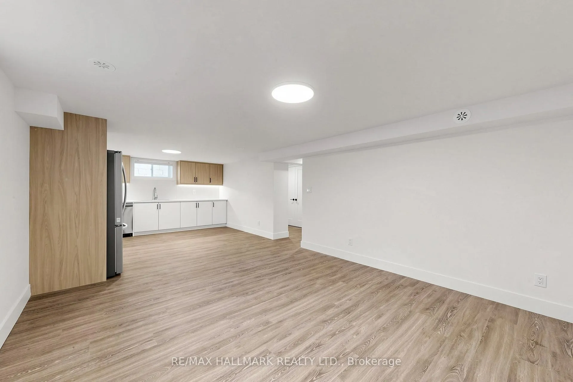 Photo 10 of Unit Lower/Bsmt, 655 O'connor Drive, Toronto, East York — HOMEH