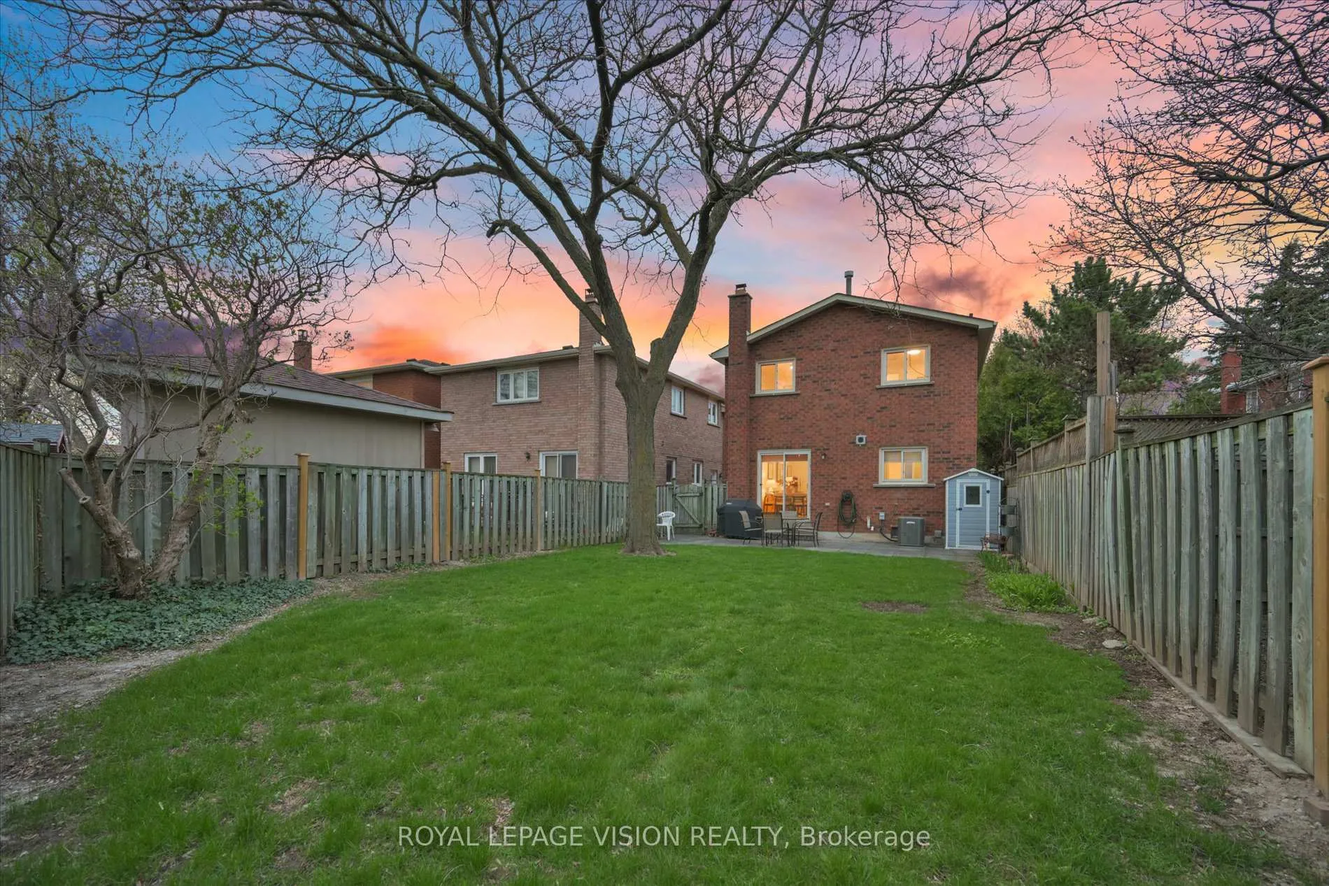 Photo 2 of 126 Richbell Street, Vaughan, Brownridge — HOMEH