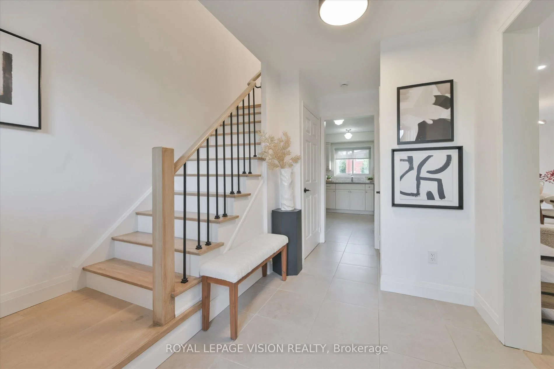 Photo 4 of 126 Richbell Street, Vaughan, Brownridge — HOMEH