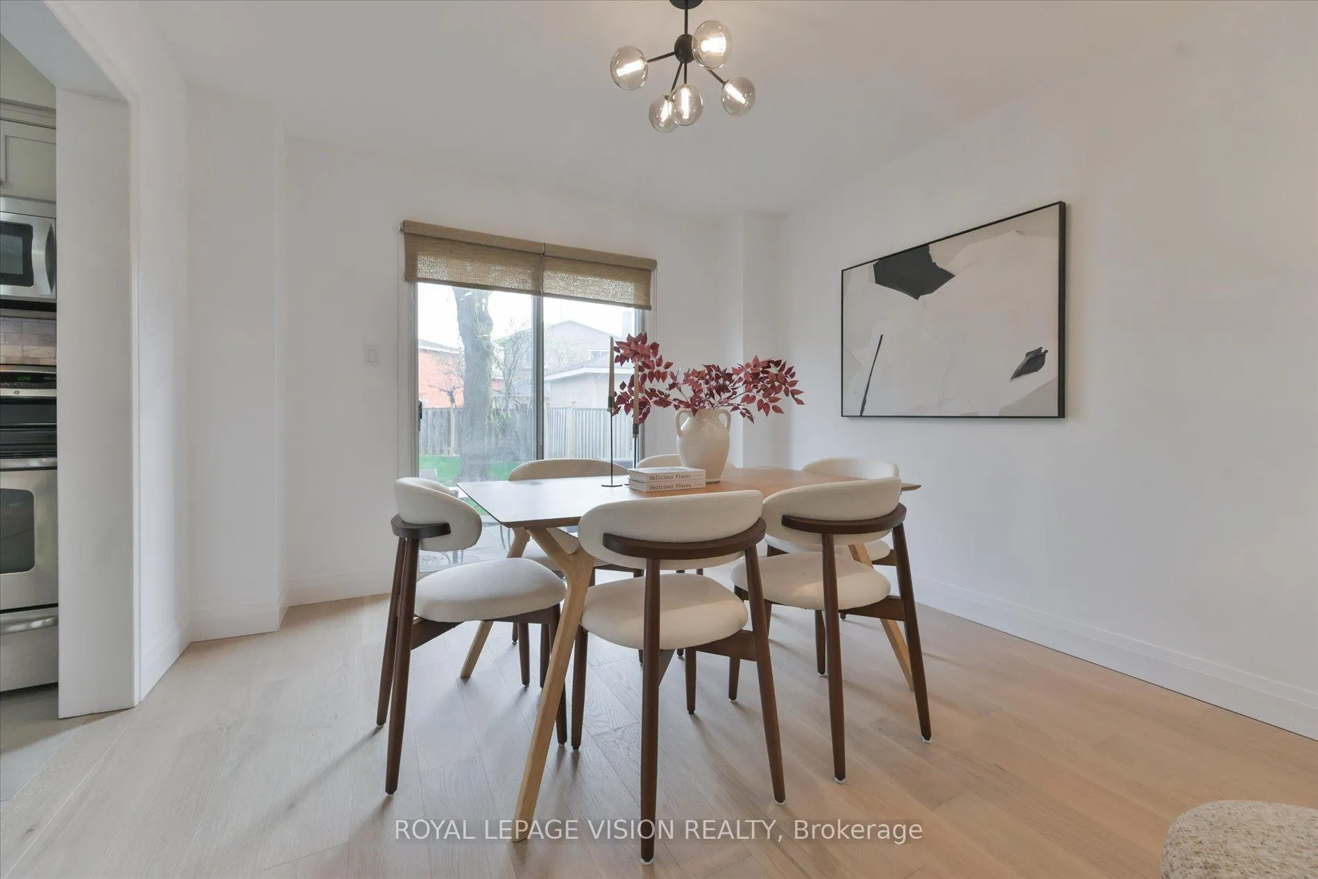 Photo 9 of 126 Richbell Street, Vaughan, Brownridge — HOMEH