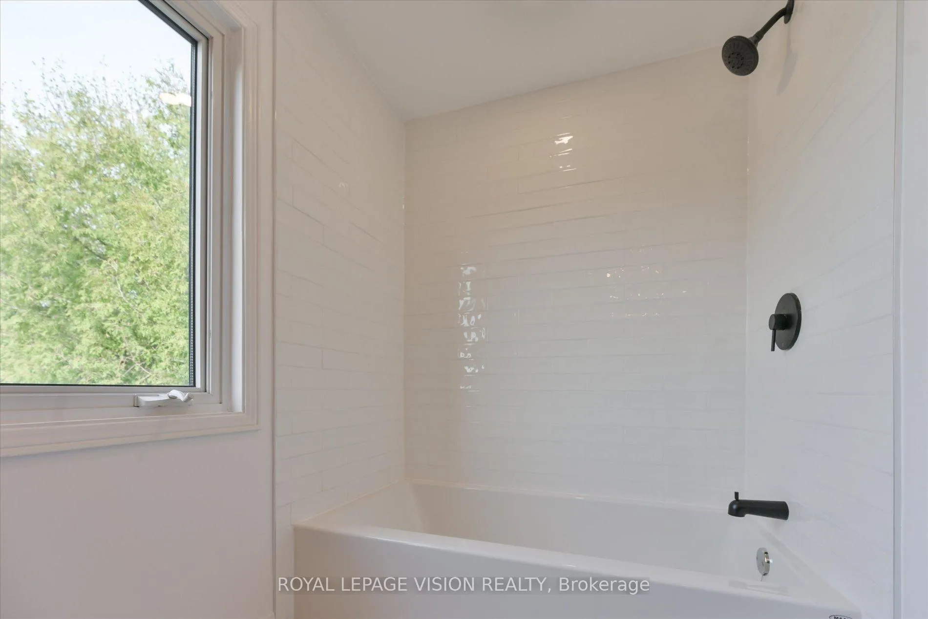 Photo 21 of 126 Richbell Street, Vaughan, Brownridge — HOMEH