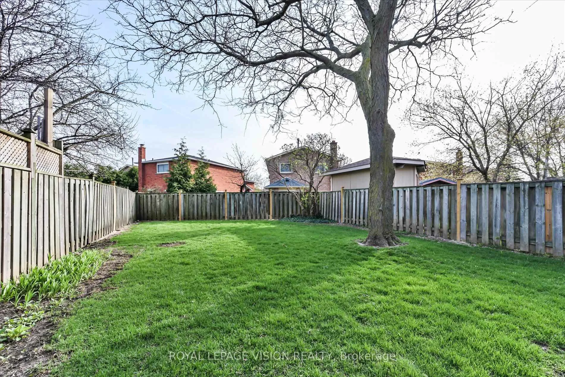 Photo 29 of 126 Richbell Street, Vaughan, Brownridge — HOMEH