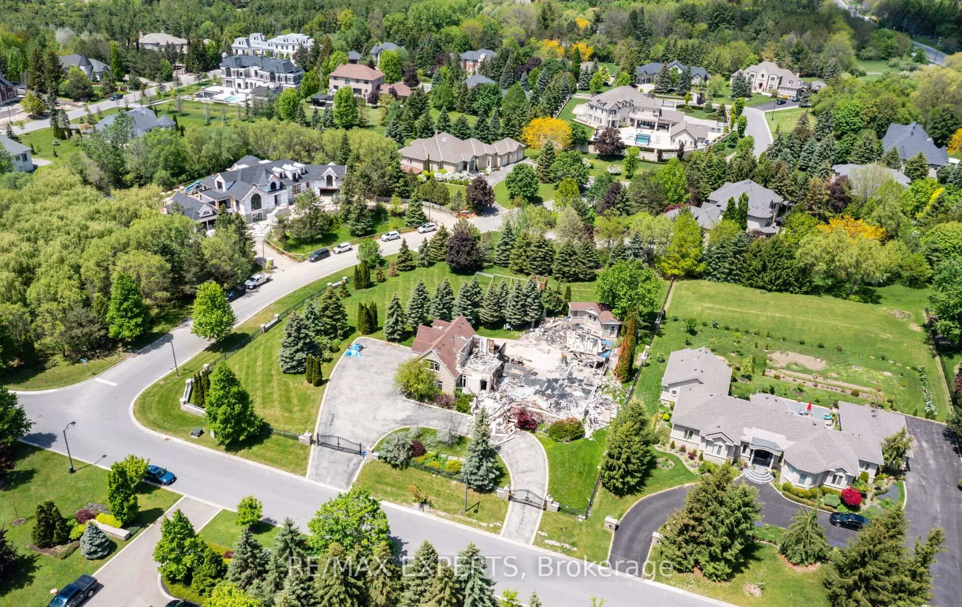 Photo 11 of 76 Forest Heights Boulevard, Vaughan, Kleinburg — HOMEH