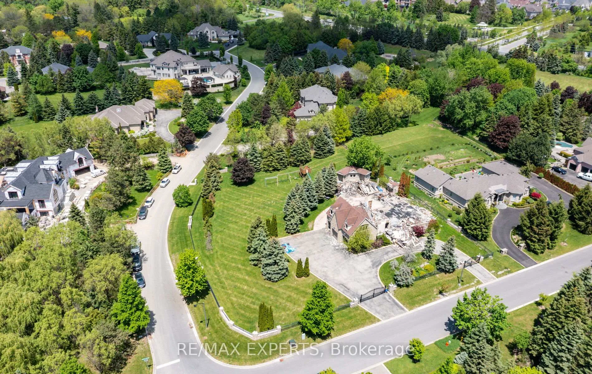 Photo 13 of 76 Forest Heights Boulevard, Vaughan, Kleinburg — HOMEH