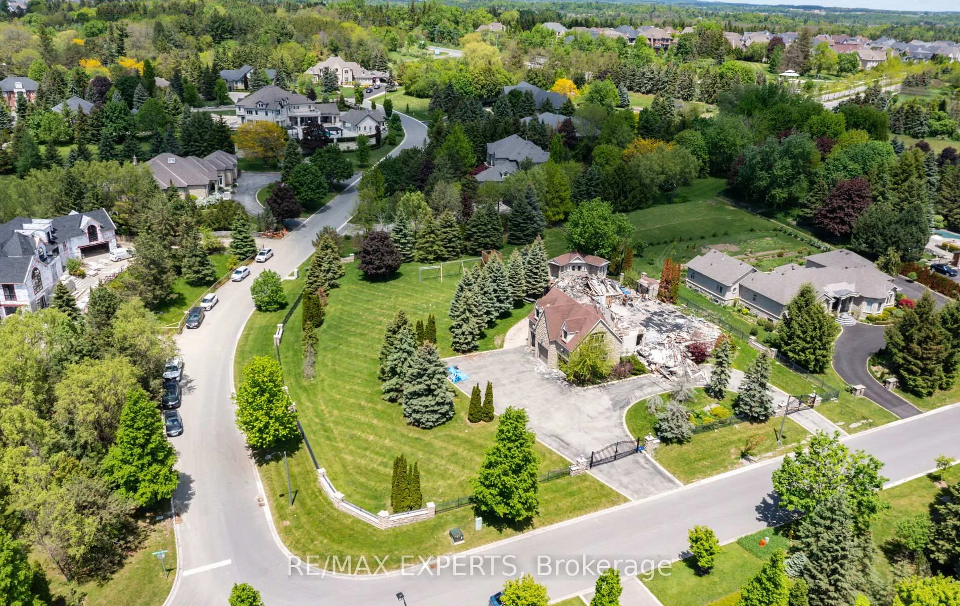 Photo 14 of 76 Forest Heights Boulevard, Vaughan, Kleinburg — HOMEH
