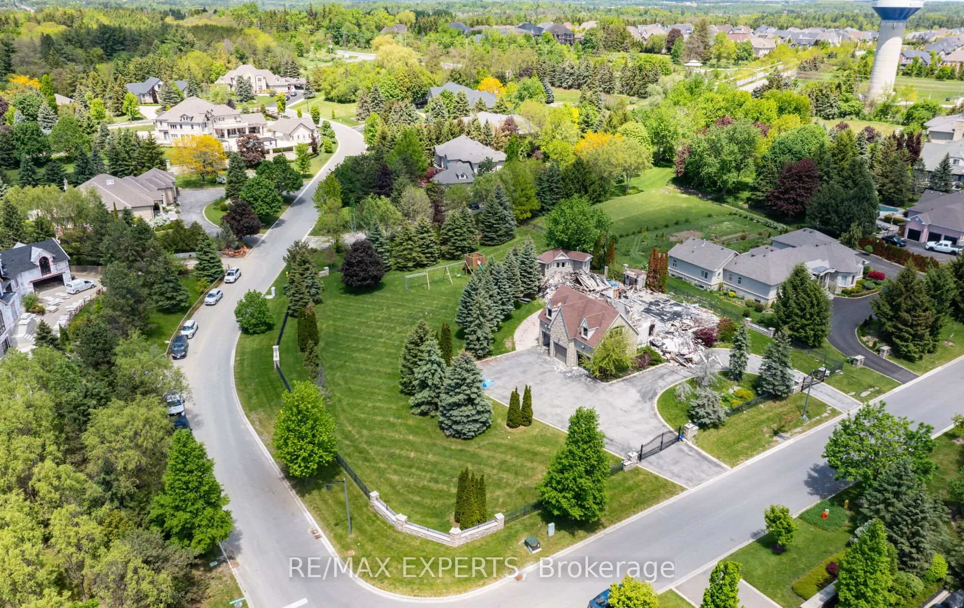 Photo 15 of 76 Forest Heights Boulevard, Vaughan, Kleinburg — HOMEH