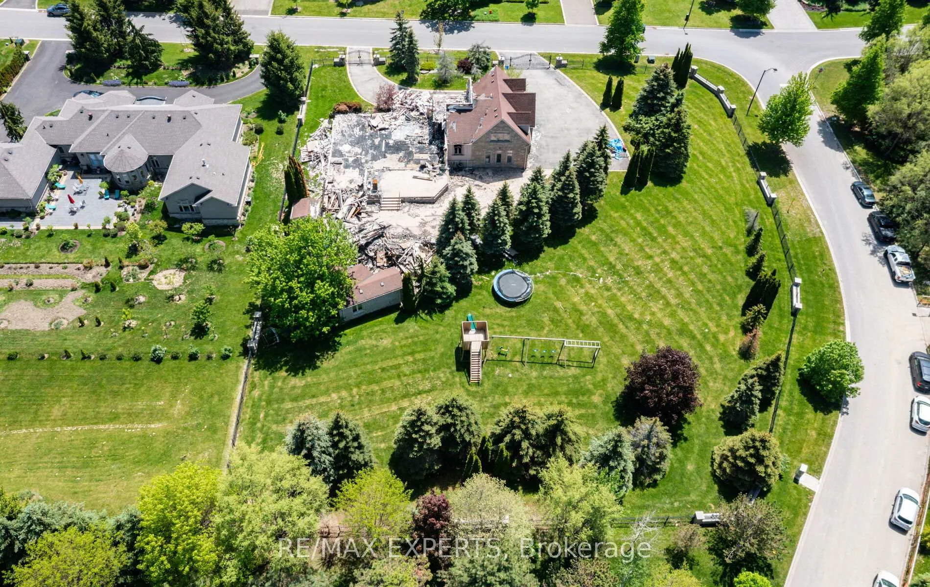 Photo 19 of 76 Forest Heights Boulevard, Vaughan, Kleinburg — HOMEH