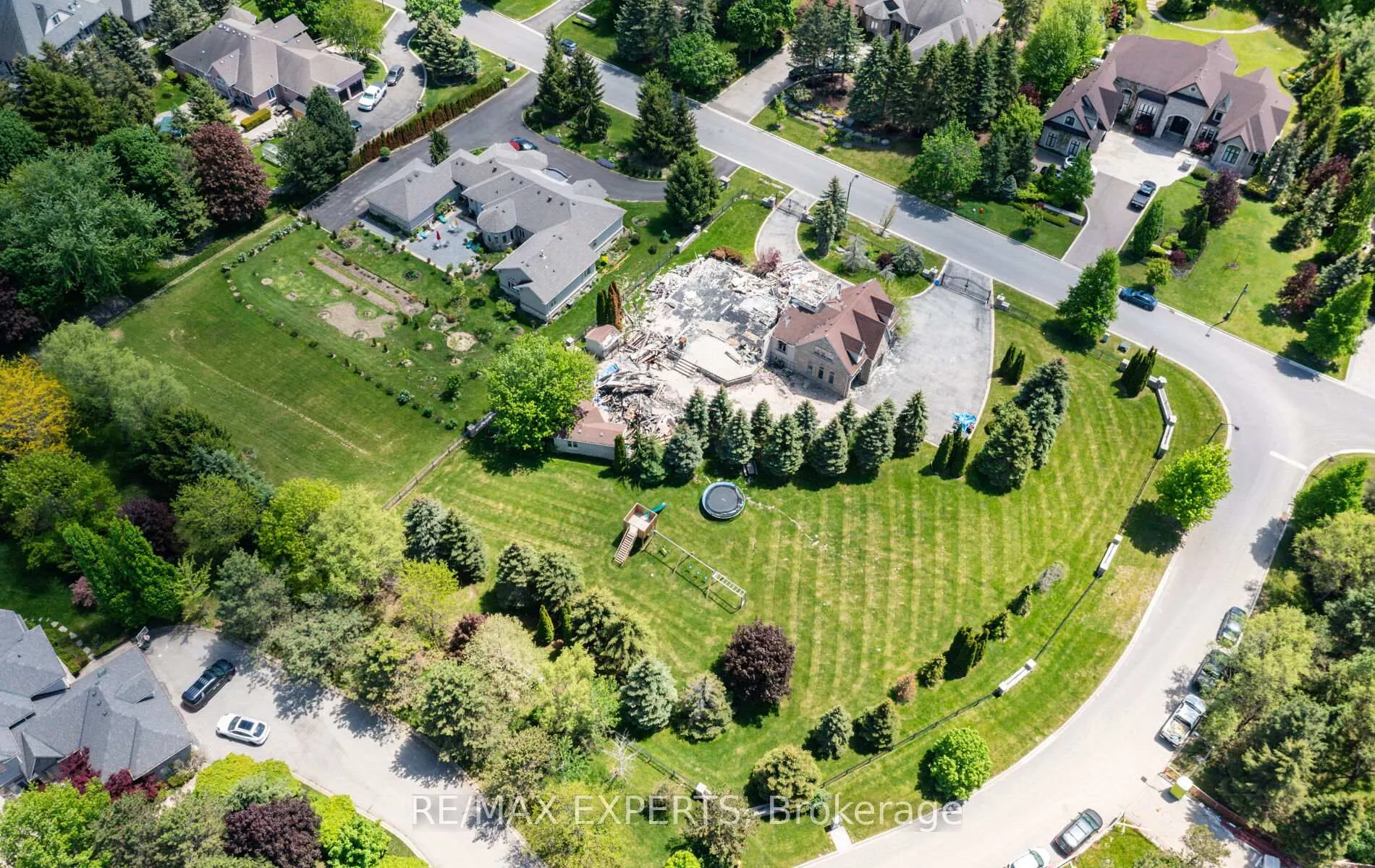 Photo 21 of 76 Forest Heights Boulevard, Vaughan, Kleinburg — HOMEH