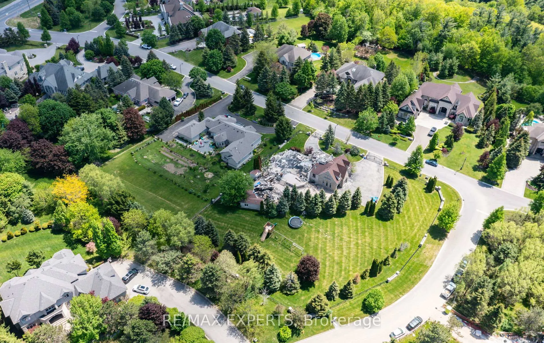 Photo 22 of 76 Forest Heights Boulevard, Vaughan, Kleinburg — HOMEH