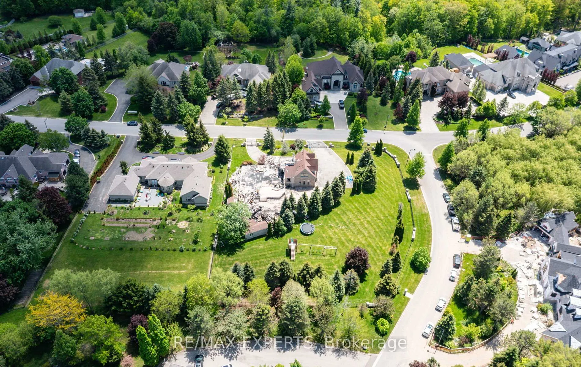 Photo 23 of 76 Forest Heights Boulevard, Vaughan, Kleinburg — HOMEH