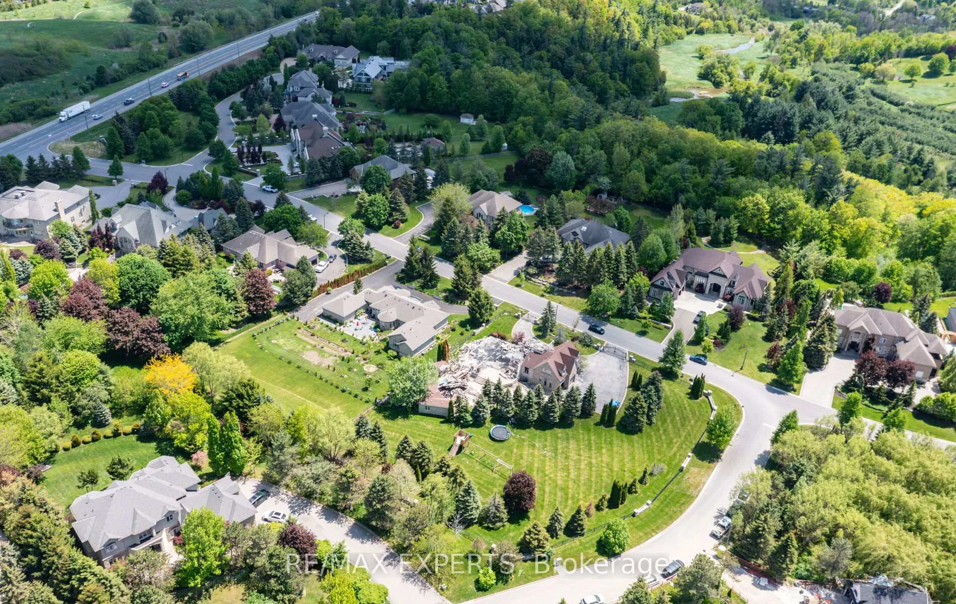 Photo 25 of 76 Forest Heights Boulevard, Vaughan, Kleinburg — HOMEH
