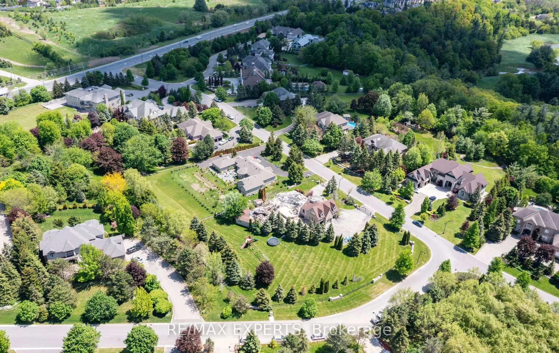 Photo 26 of 76 Forest Heights Boulevard, Vaughan, Kleinburg — HOMEH