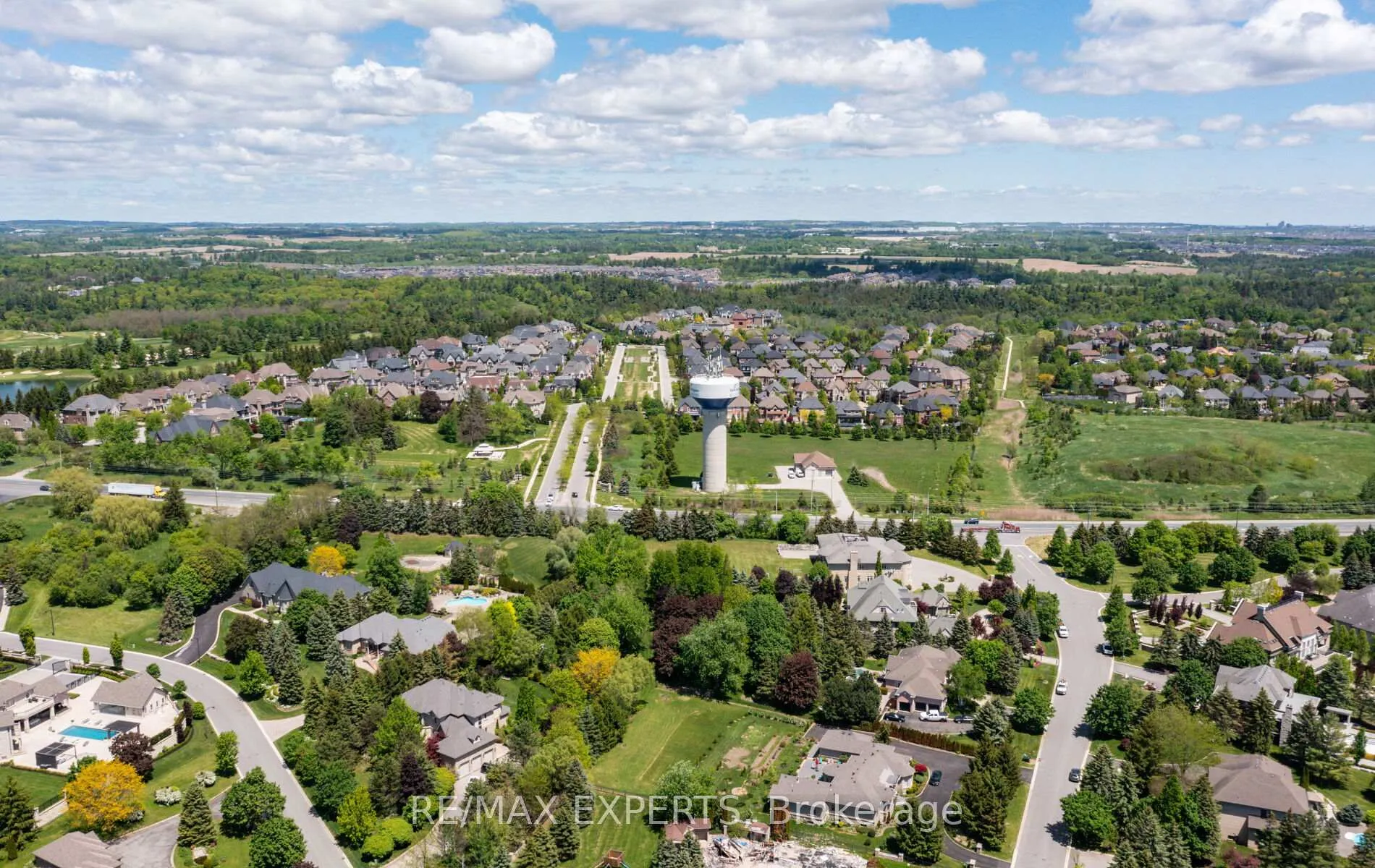 Photo 29 of 76 Forest Heights Boulevard, Vaughan, Kleinburg — HOMEH
