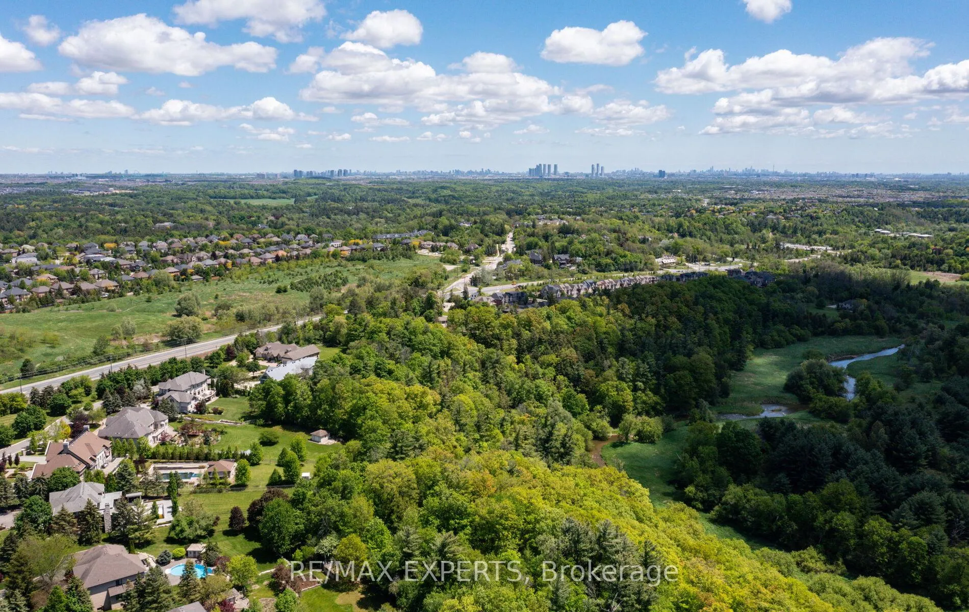 Photo 30 of 76 Forest Heights Boulevard, Vaughan, Kleinburg — HOMEH