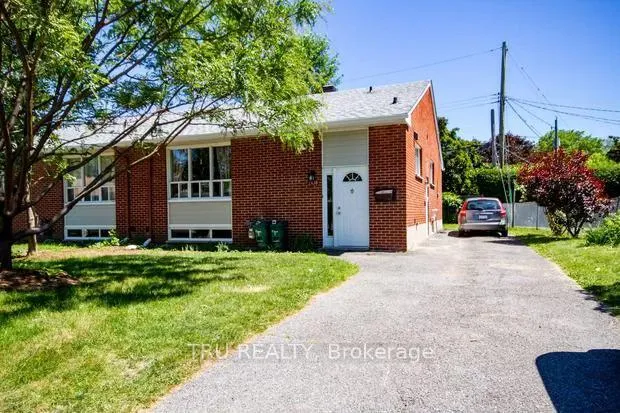 Front of Unit B, 2430 Iris Street
