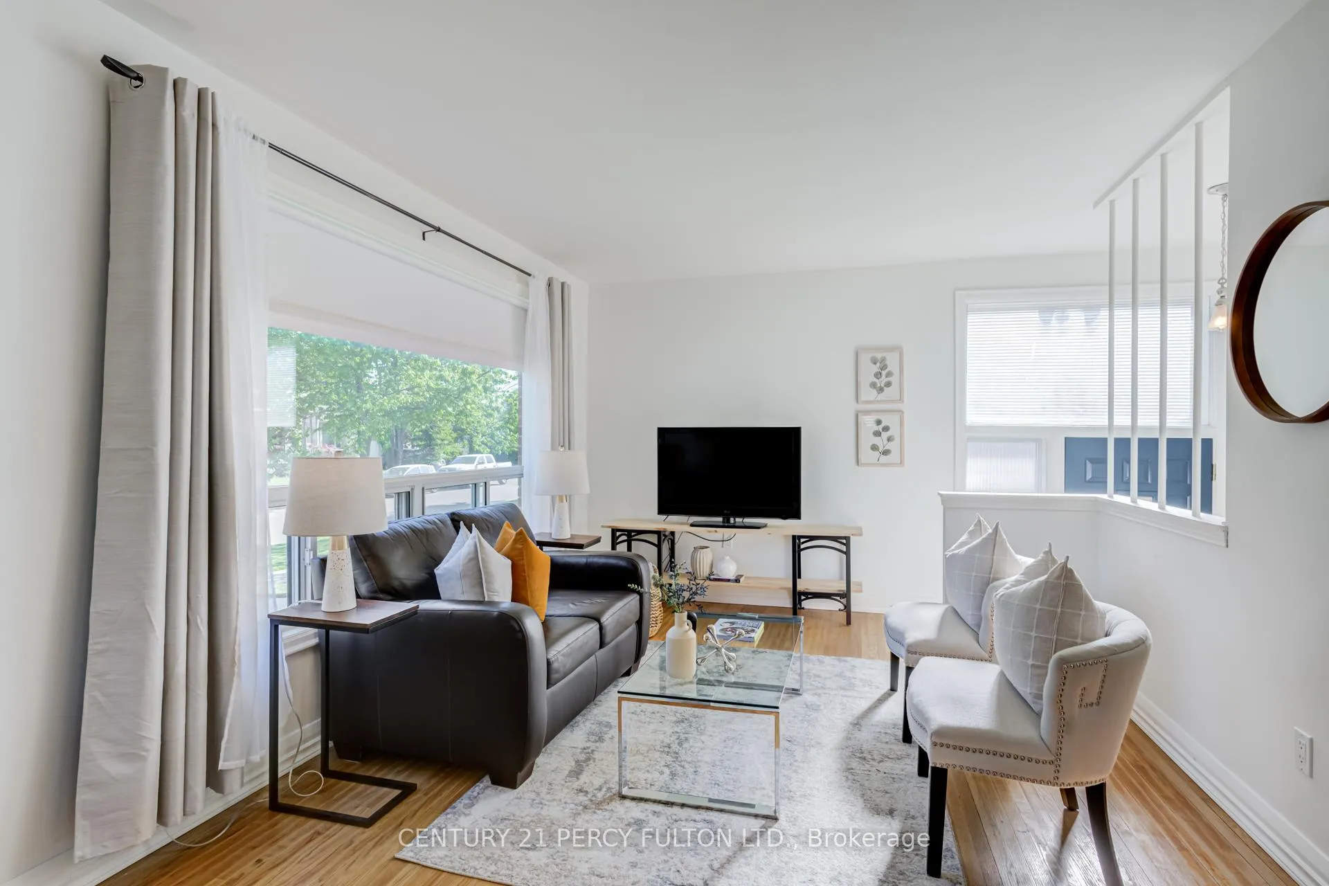 Photo 3 of 10 Mendip Crescent, Scarborough, Dorset Park — HOMEH
