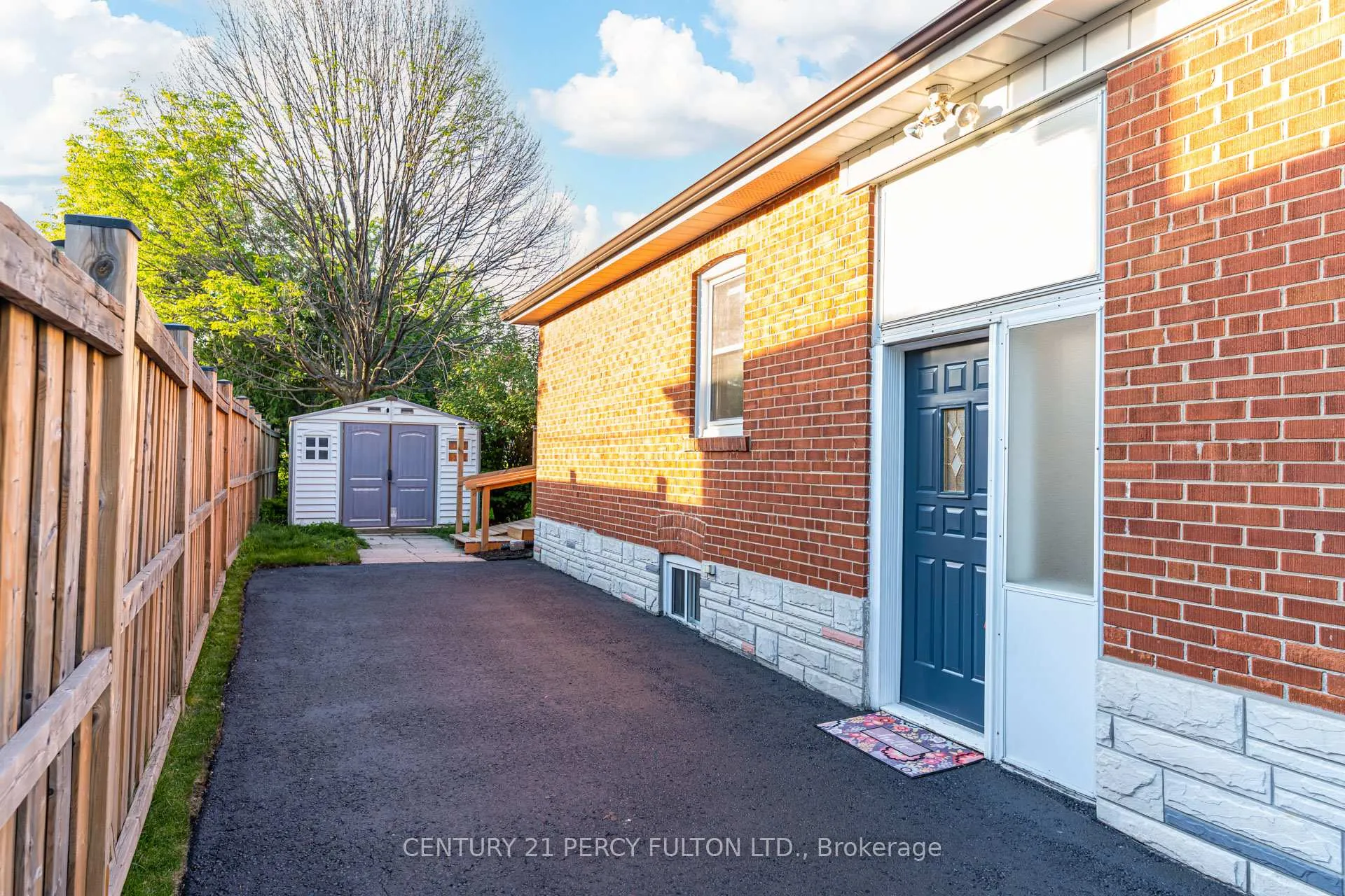 Photo 4 of 10 Mendip Crescent, Scarborough, Dorset Park — HOMEH