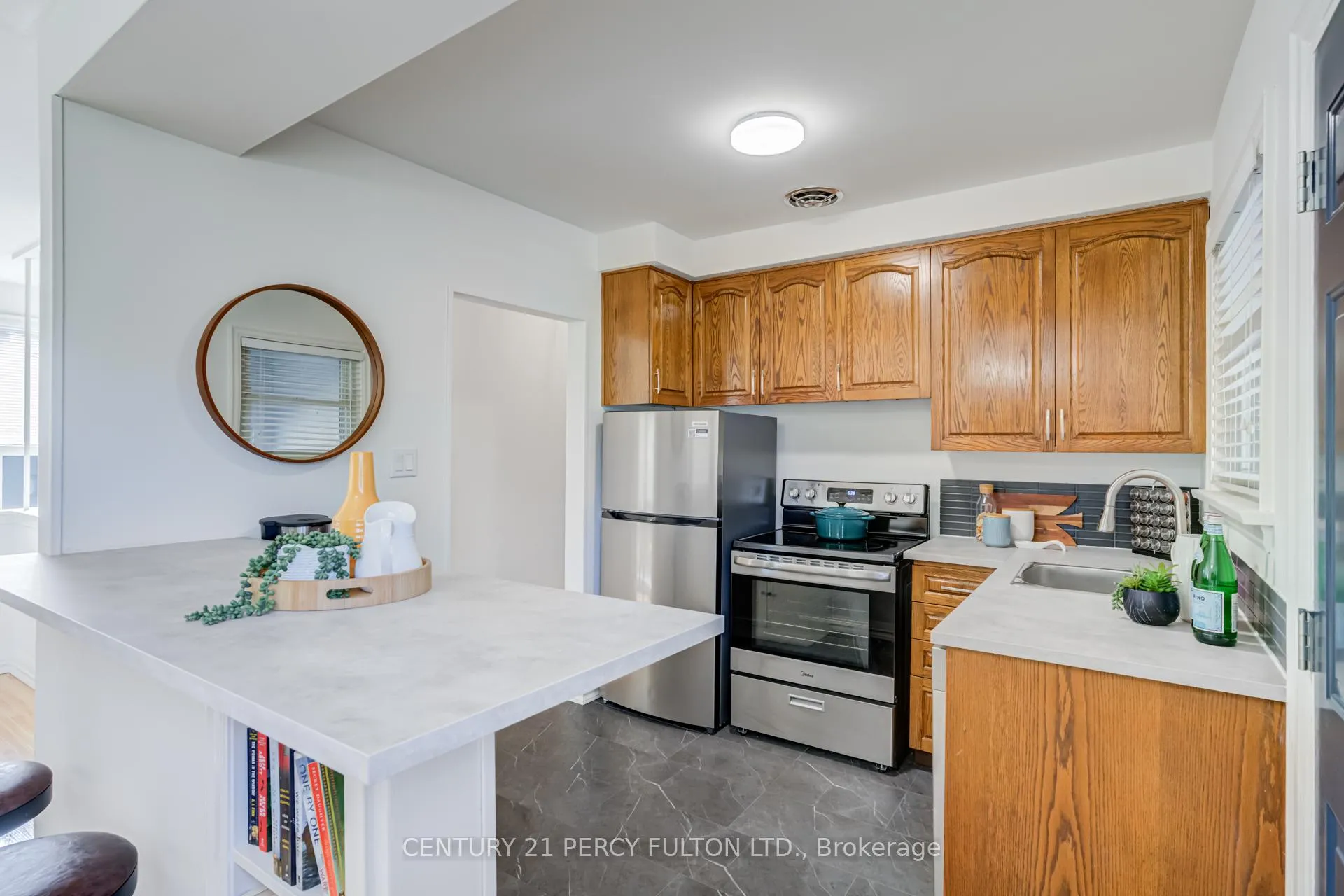 Photo 17 of 10 Mendip Crescent, Scarborough, Dorset Park — HOMEH
