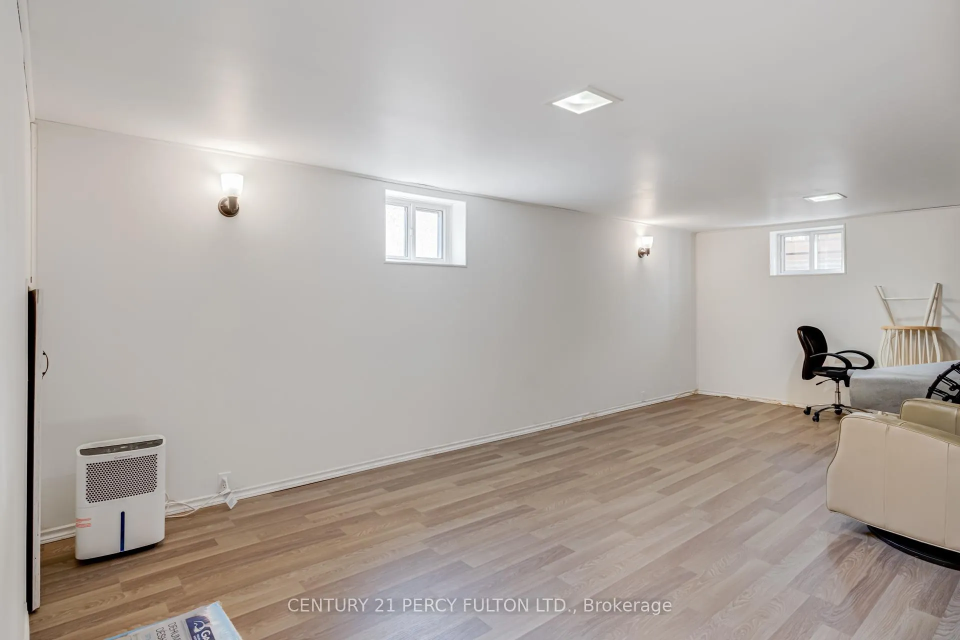 Photo 34 of 10 Mendip Crescent, Scarborough, Dorset Park — HOMEH