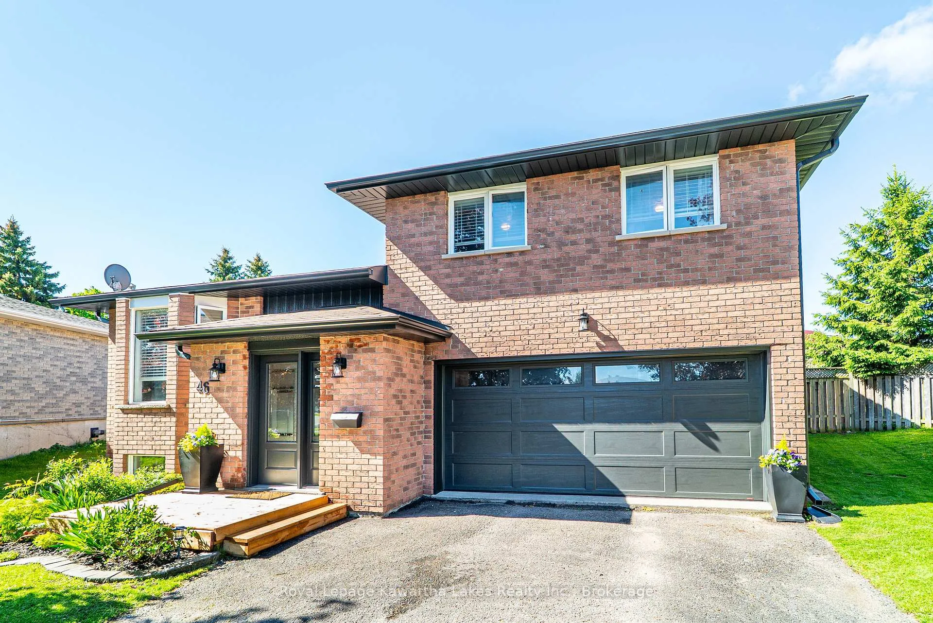 Photo 3 of 46 Madill Crescent, Kawartha Lakes, Lindsay — HOMEH