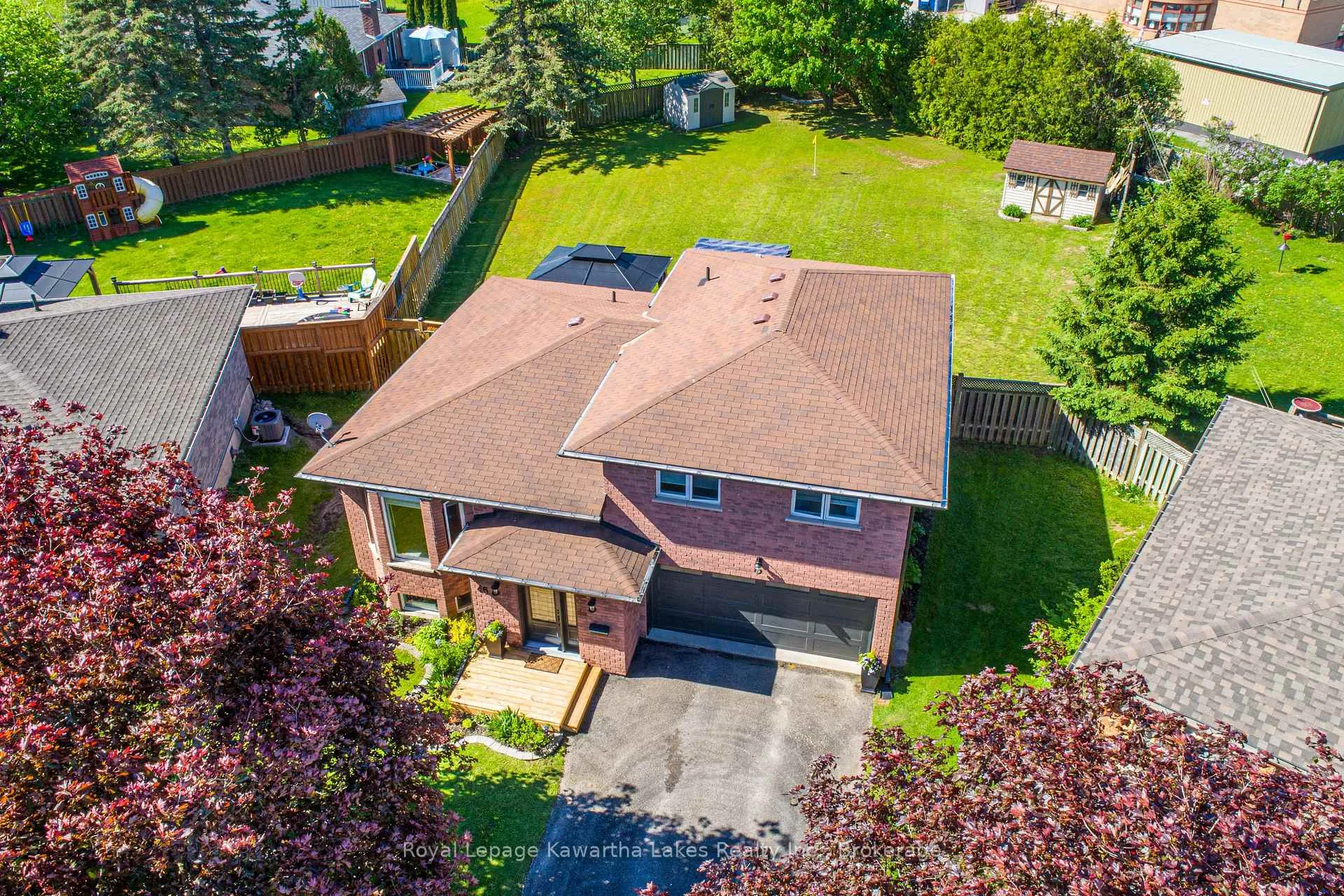 Photo 8 of 46 Madill Crescent, Kawartha Lakes, Lindsay — HOMEH