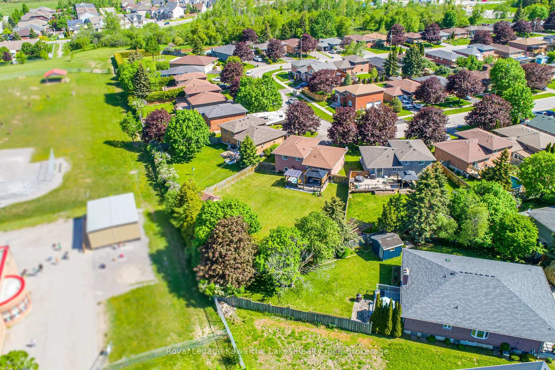 Photo 9 of 46 Madill Crescent, Kawartha Lakes, Lindsay — HOMEH