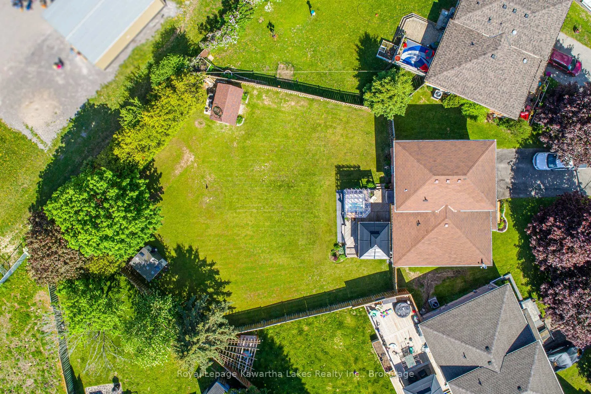 Photo 11 of 46 Madill Crescent, Kawartha Lakes, Lindsay — HOMEH