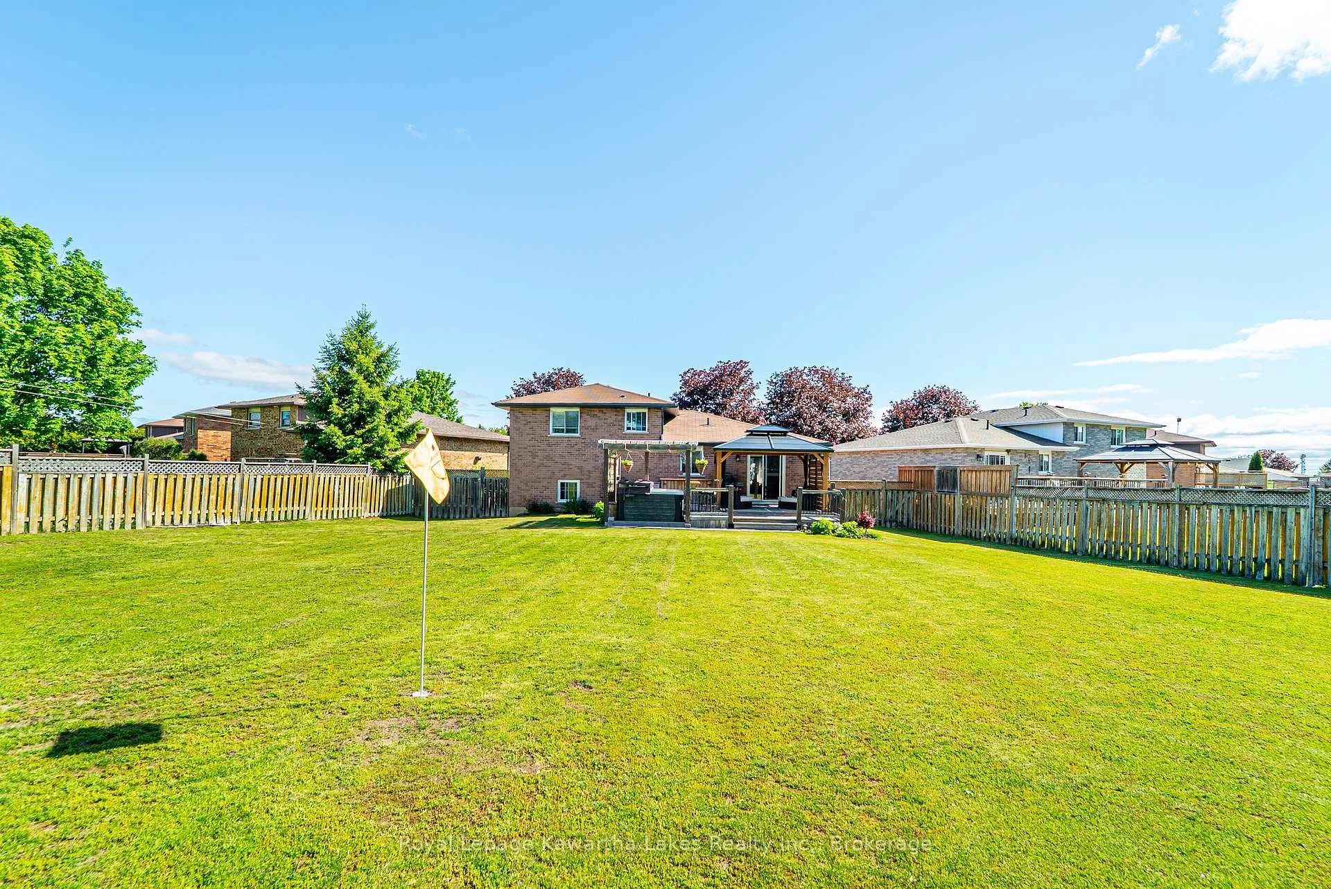 Photo 18 of 46 Madill Crescent, Kawartha Lakes, Lindsay — HOMEH