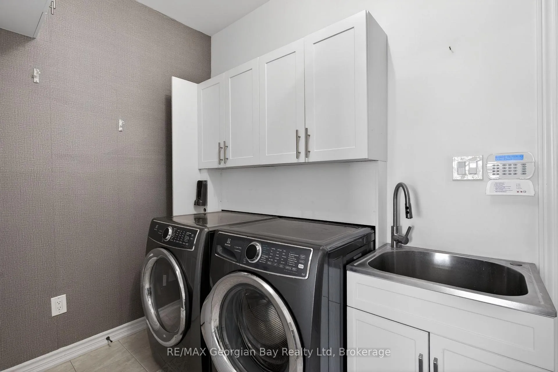 Photo 17 of 615 Bayport Boulevard, Midland — HOMEH