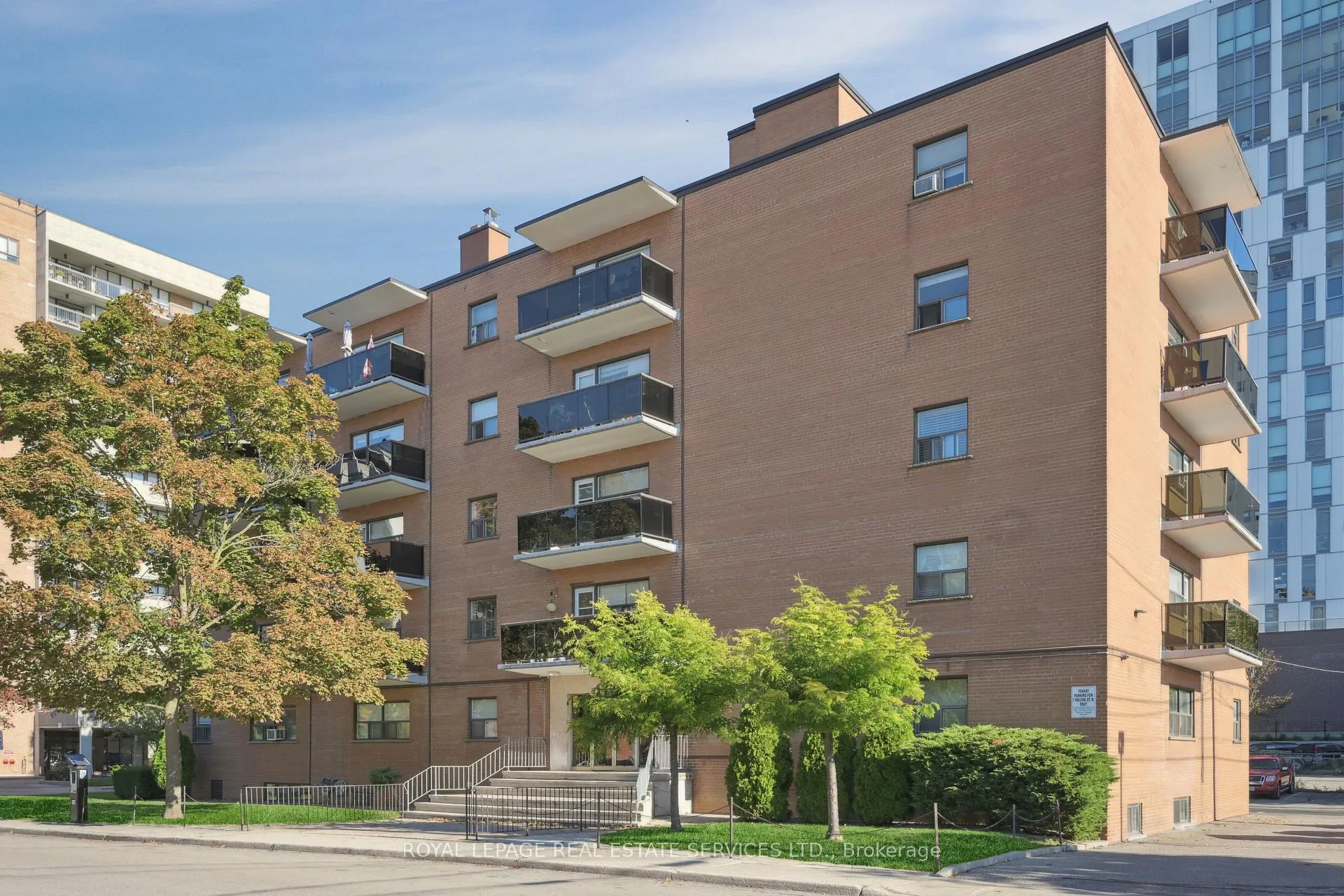 Front of Unit 302, 7 Helene Street N