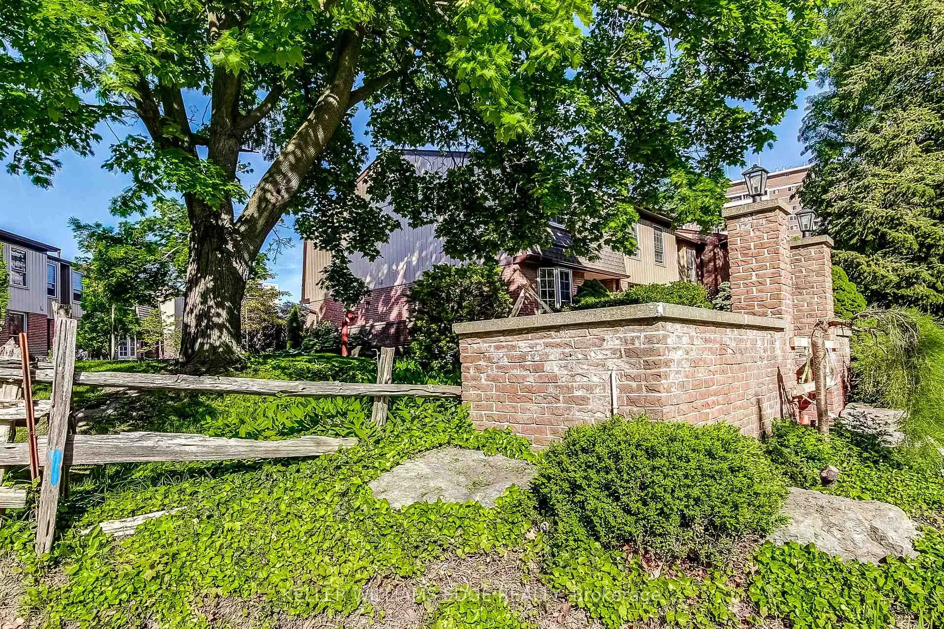 Photo 2 of Unit 1, 567 Guelph Line, Burlington, Roseland — HOMEH