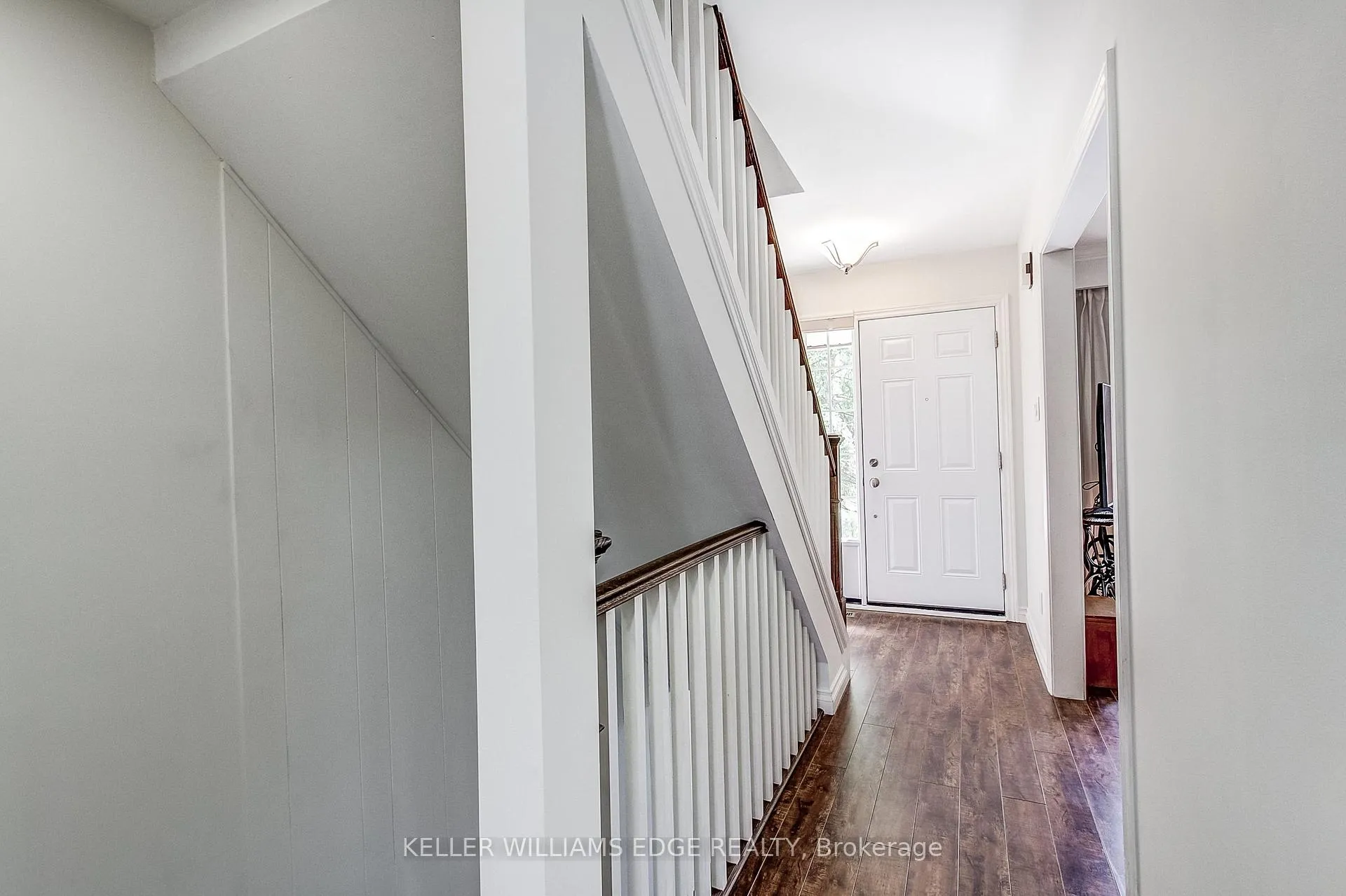 Photo 6 of Unit 1, 567 Guelph Line, Burlington, Roseland — HOMEH