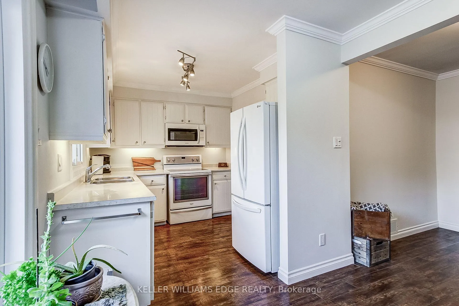 Photo 13 of Unit 1, 567 Guelph Line, Burlington, Roseland — HOMEH