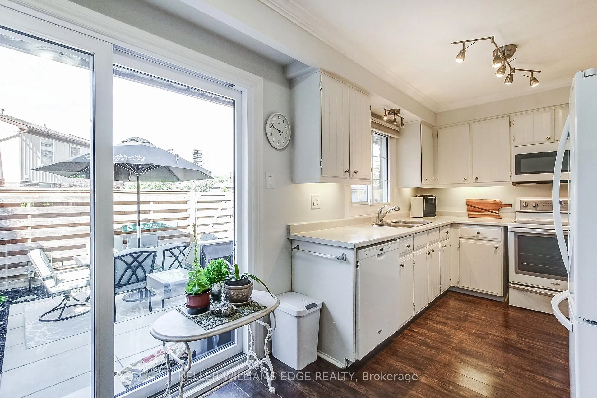 Photo 14 of Unit 1, 567 Guelph Line, Burlington, Roseland — HOMEH