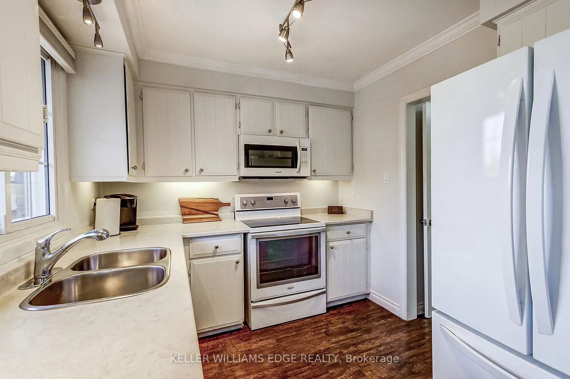 Photo 15 of Unit 1, 567 Guelph Line, Burlington, Roseland — HOMEH