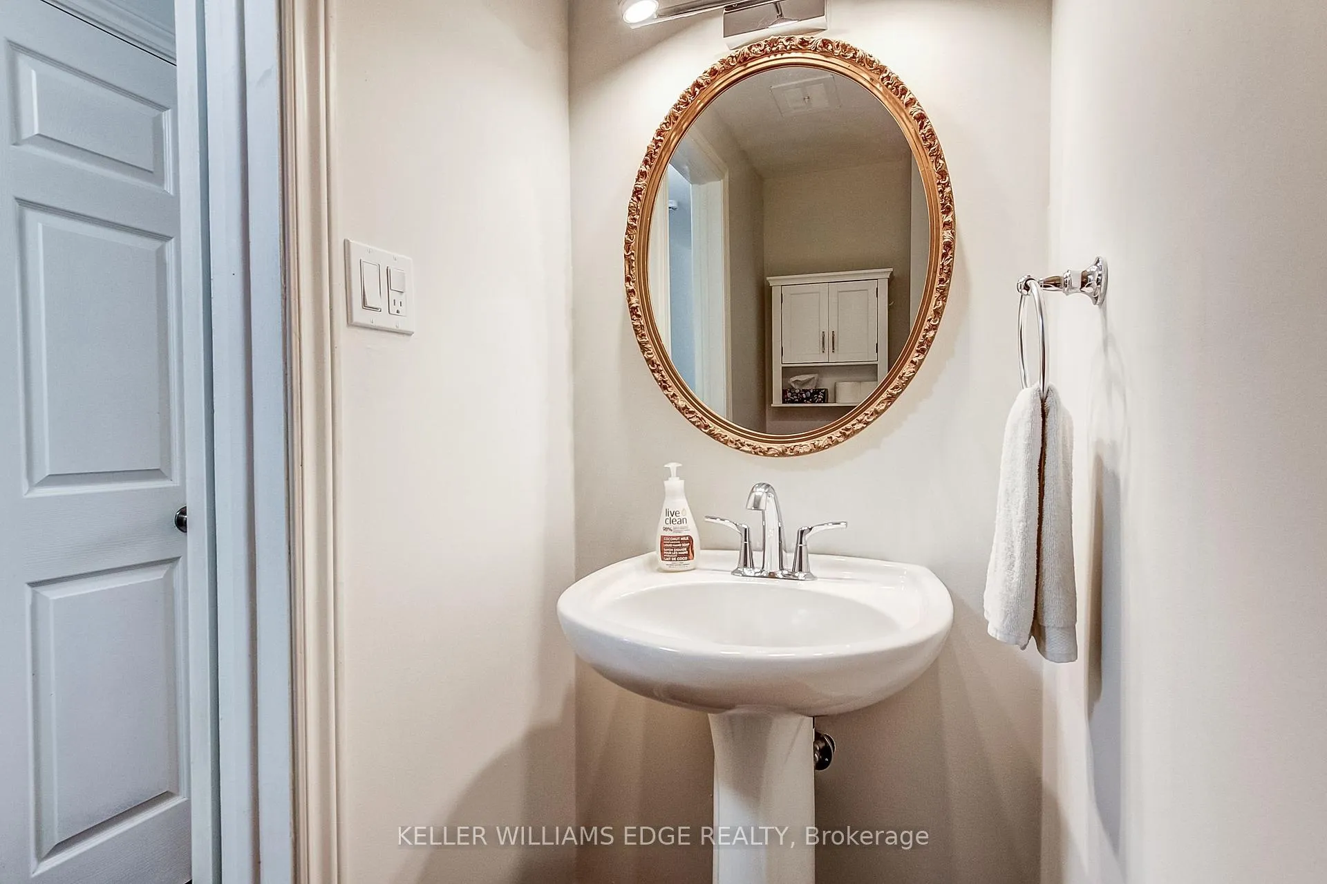 Photo 17 of Unit 1, 567 Guelph Line, Burlington, Roseland — HOMEH