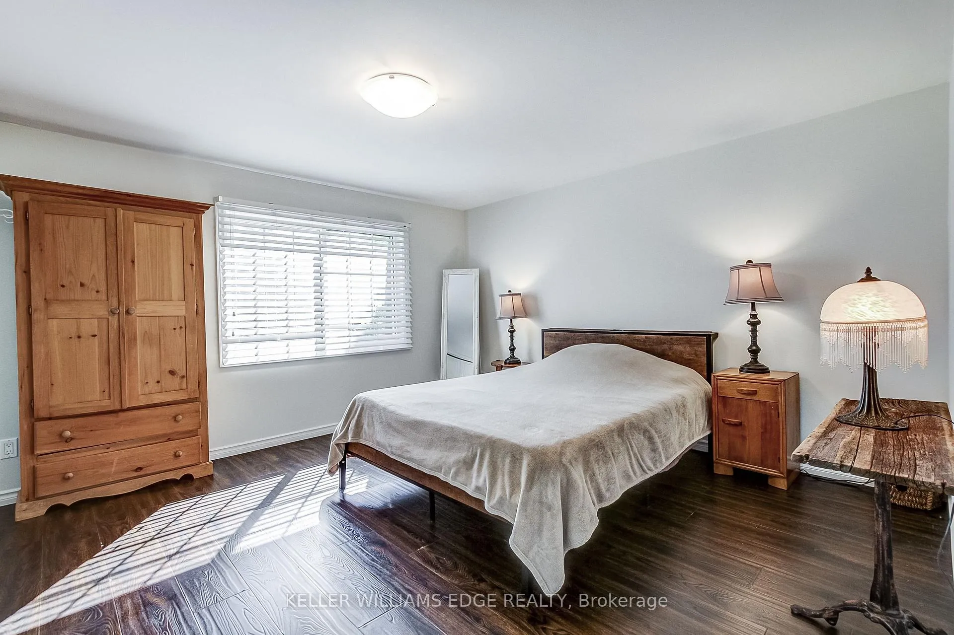 Photo 23 of Unit 1, 567 Guelph Line, Burlington, Roseland — HOMEH