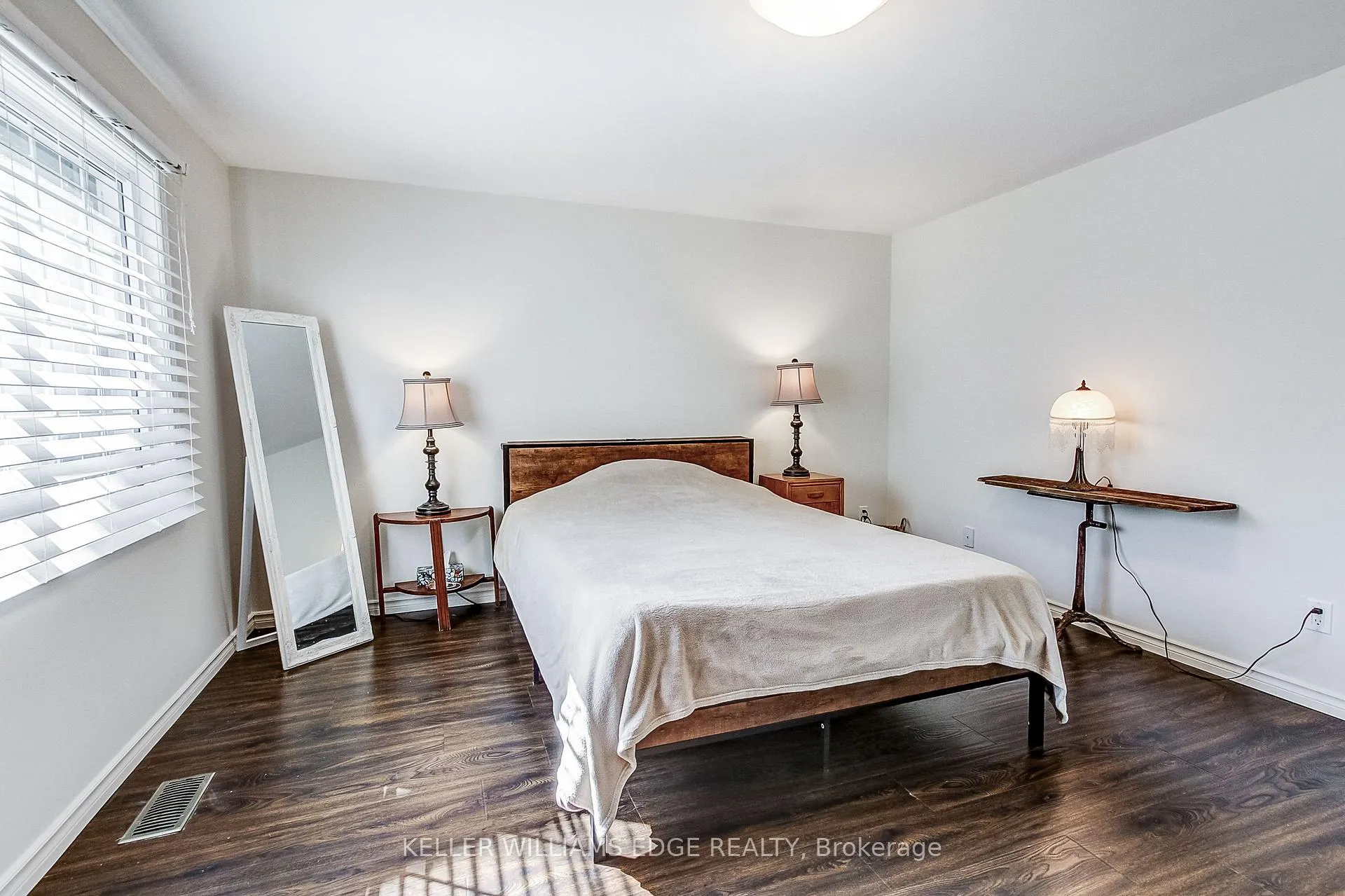 Photo 24 of Unit 1, 567 Guelph Line, Burlington, Roseland — HOMEH