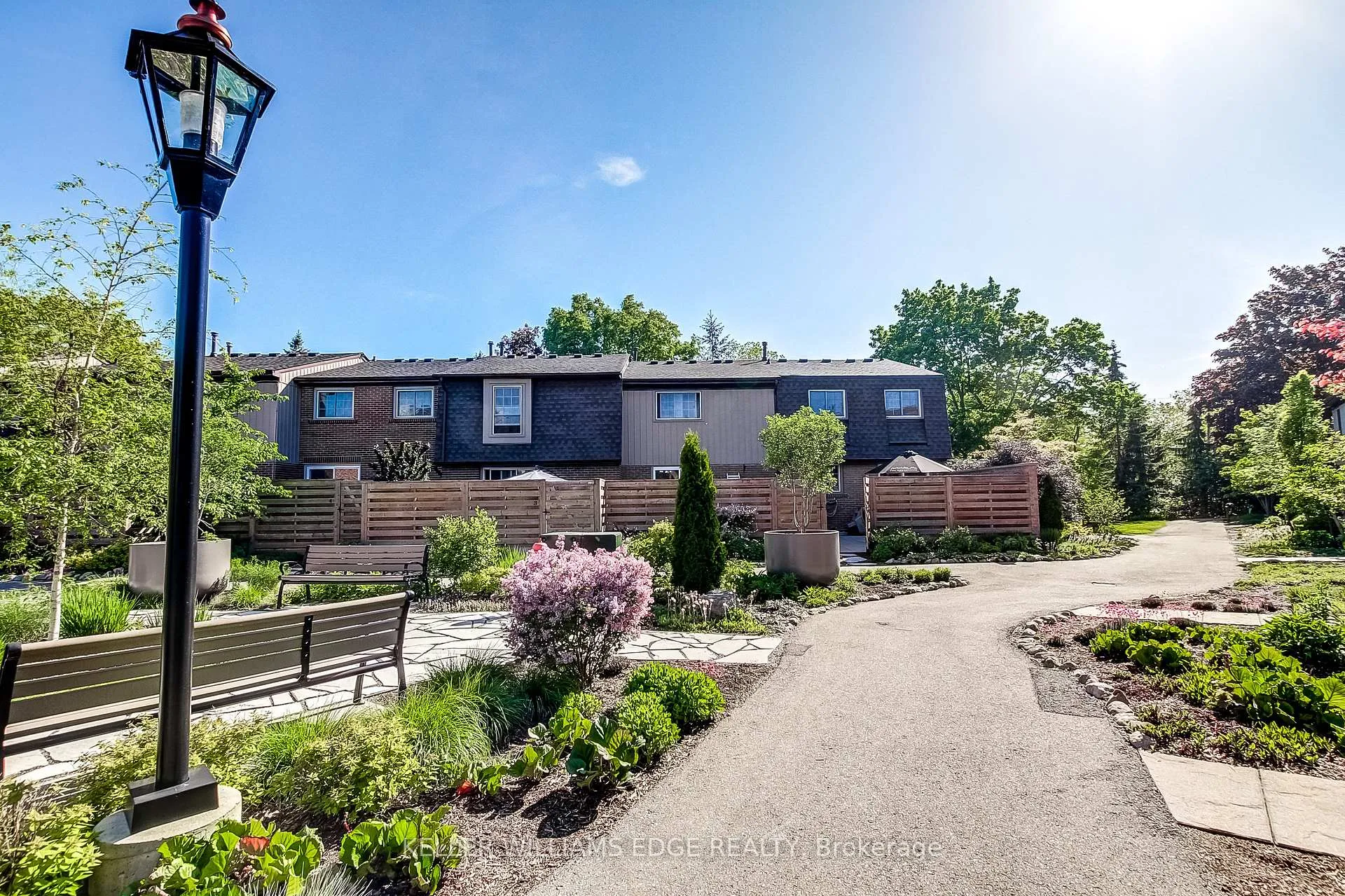 Photo 39 of Unit 1, 567 Guelph Line, Burlington, Roseland — HOMEH