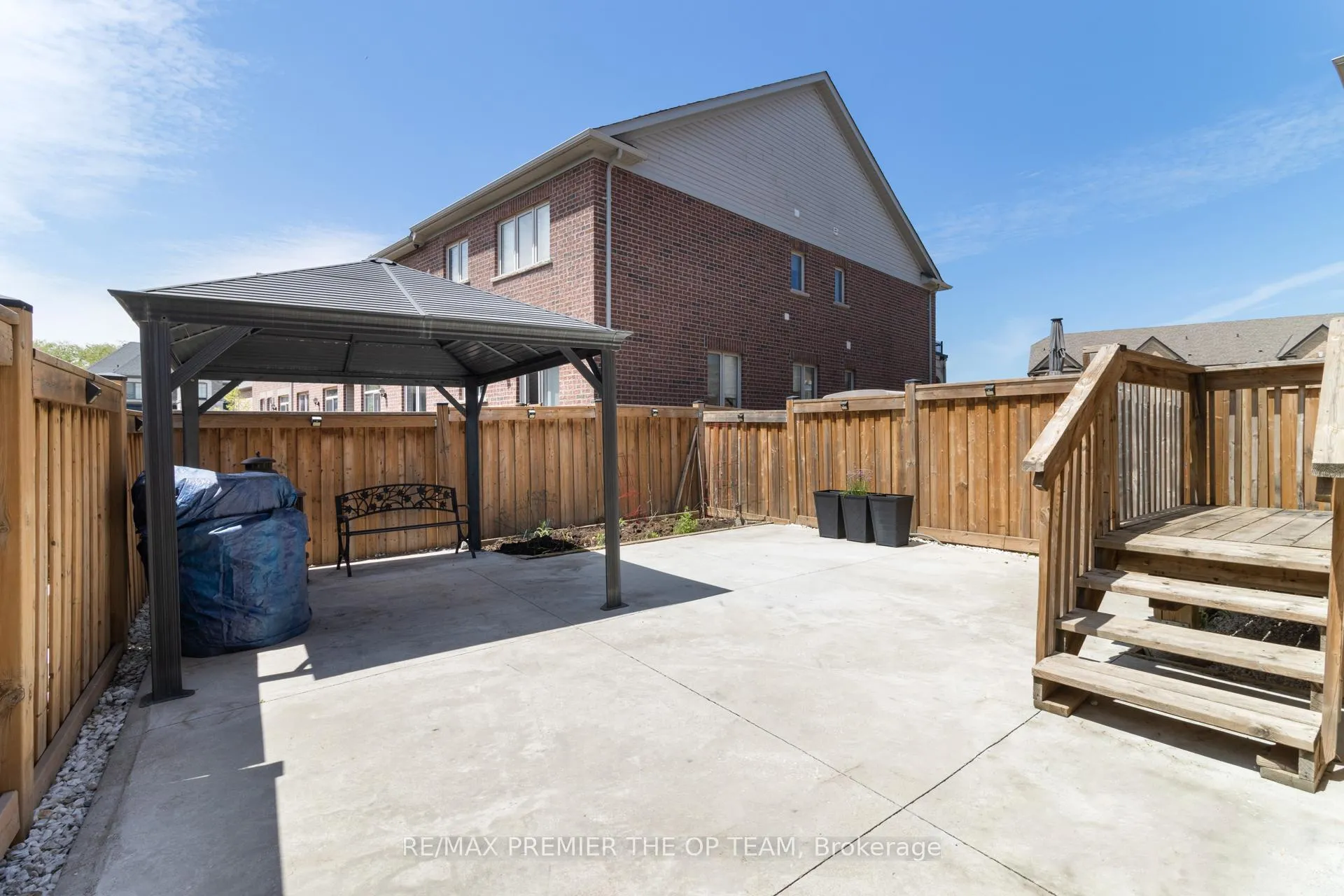 Photo 48 of 17 True Blue Crescent, Caledon, Bolton East — HOMEH